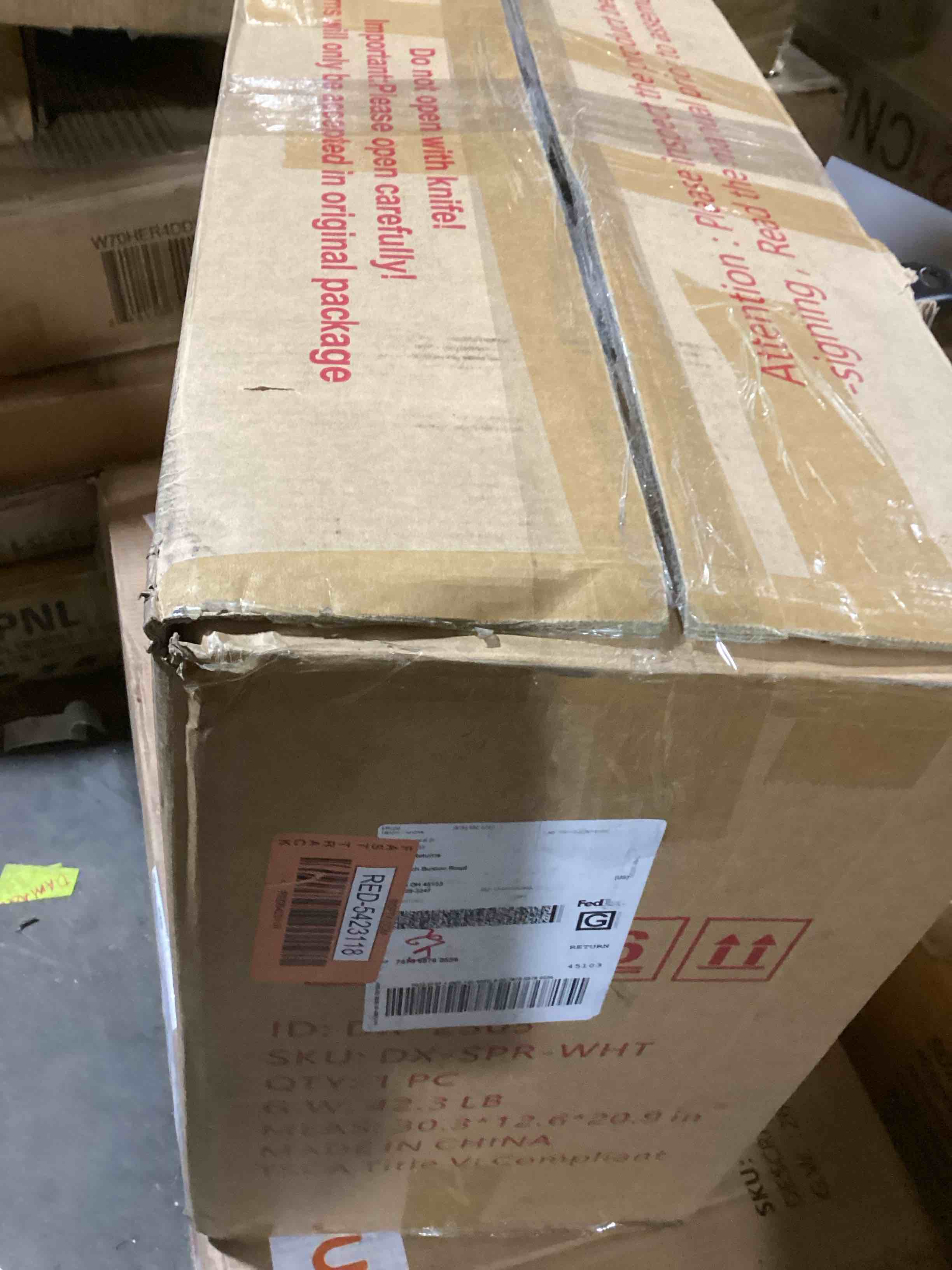 https://s3.amazonaws.com/lotting-images-prod/bidfta/RED5423118_1703001275142.jpeg