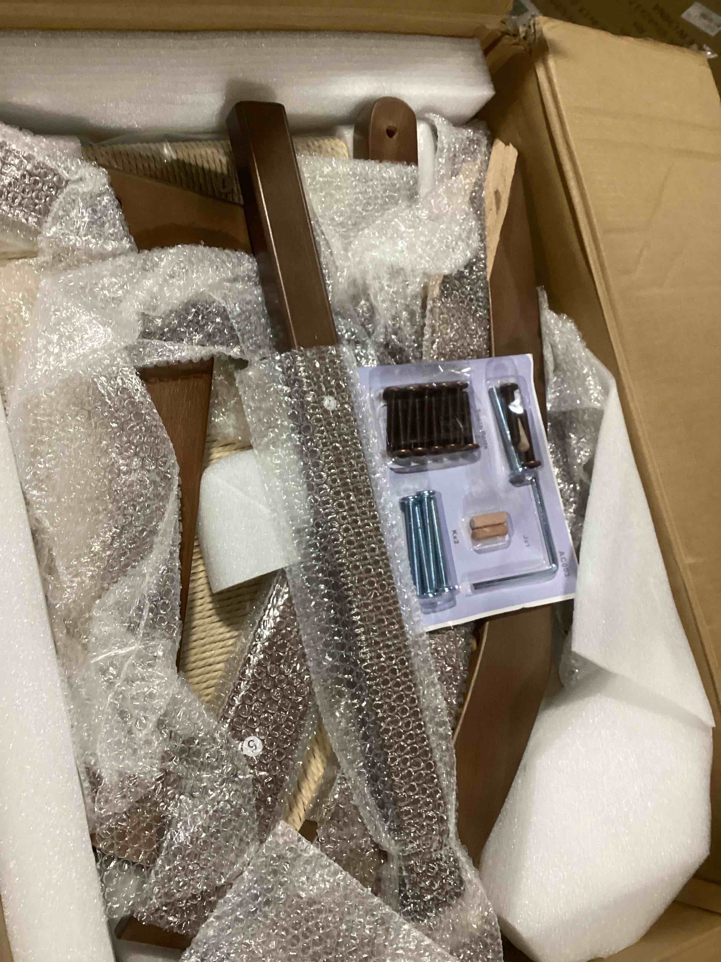 https://s3.amazonaws.com/lotting-images-prod/bidfta/RED5423890_1704400257670.jpeg
