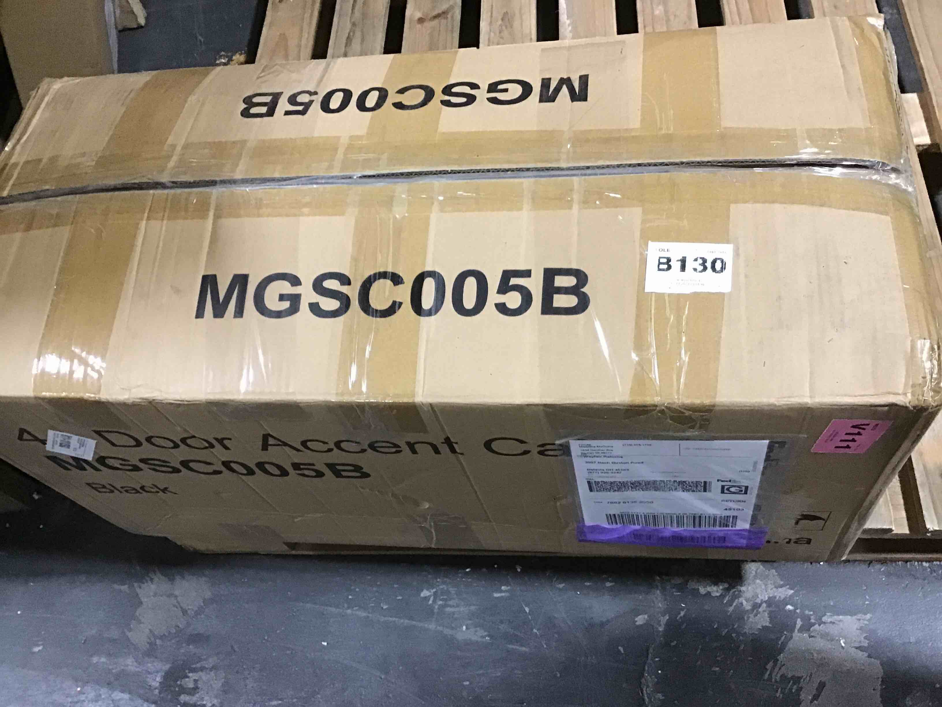 https://s3.amazonaws.com/lotting-images-prod/bidfta/RED5424275_1704905429274.jpeg