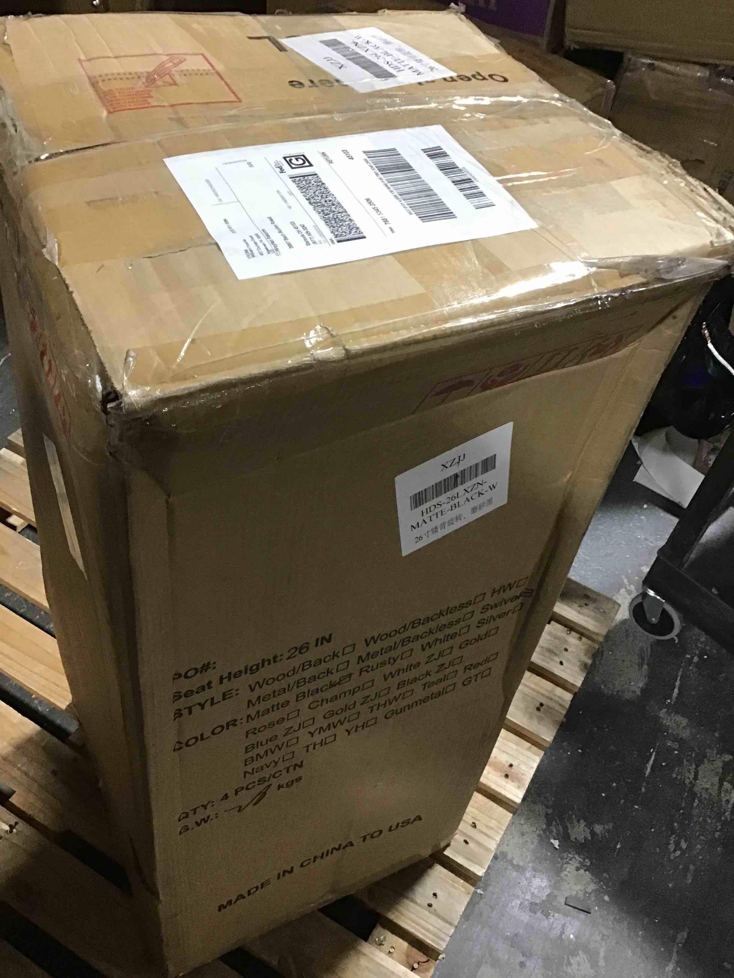 https://s3.amazonaws.com/lotting-images-prod/bidfta/RED5424277_1704905736955.jpeg