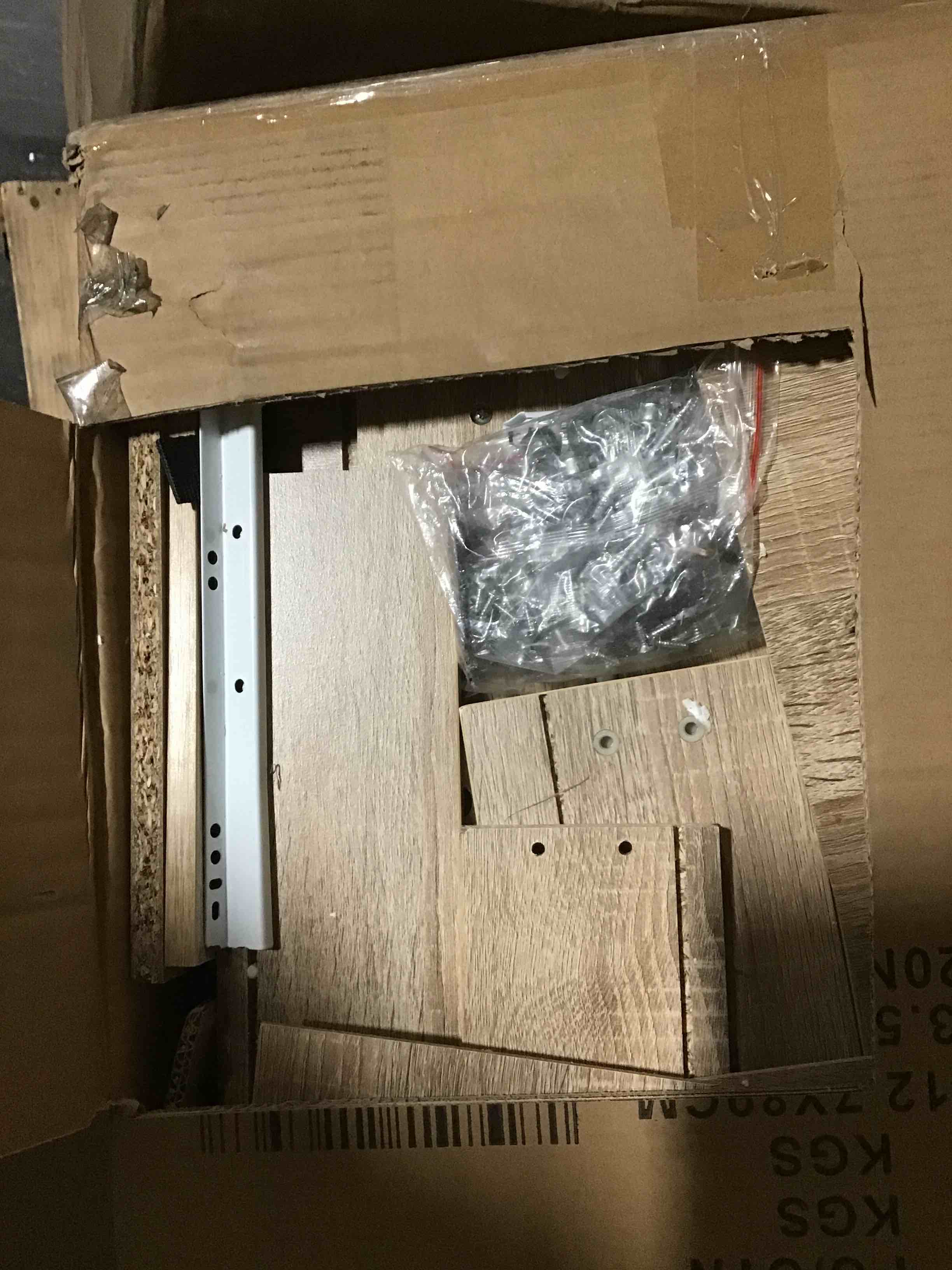 https://s3.amazonaws.com/lotting-images-prod/bidfta/RED5424280_1704908752910.jpeg