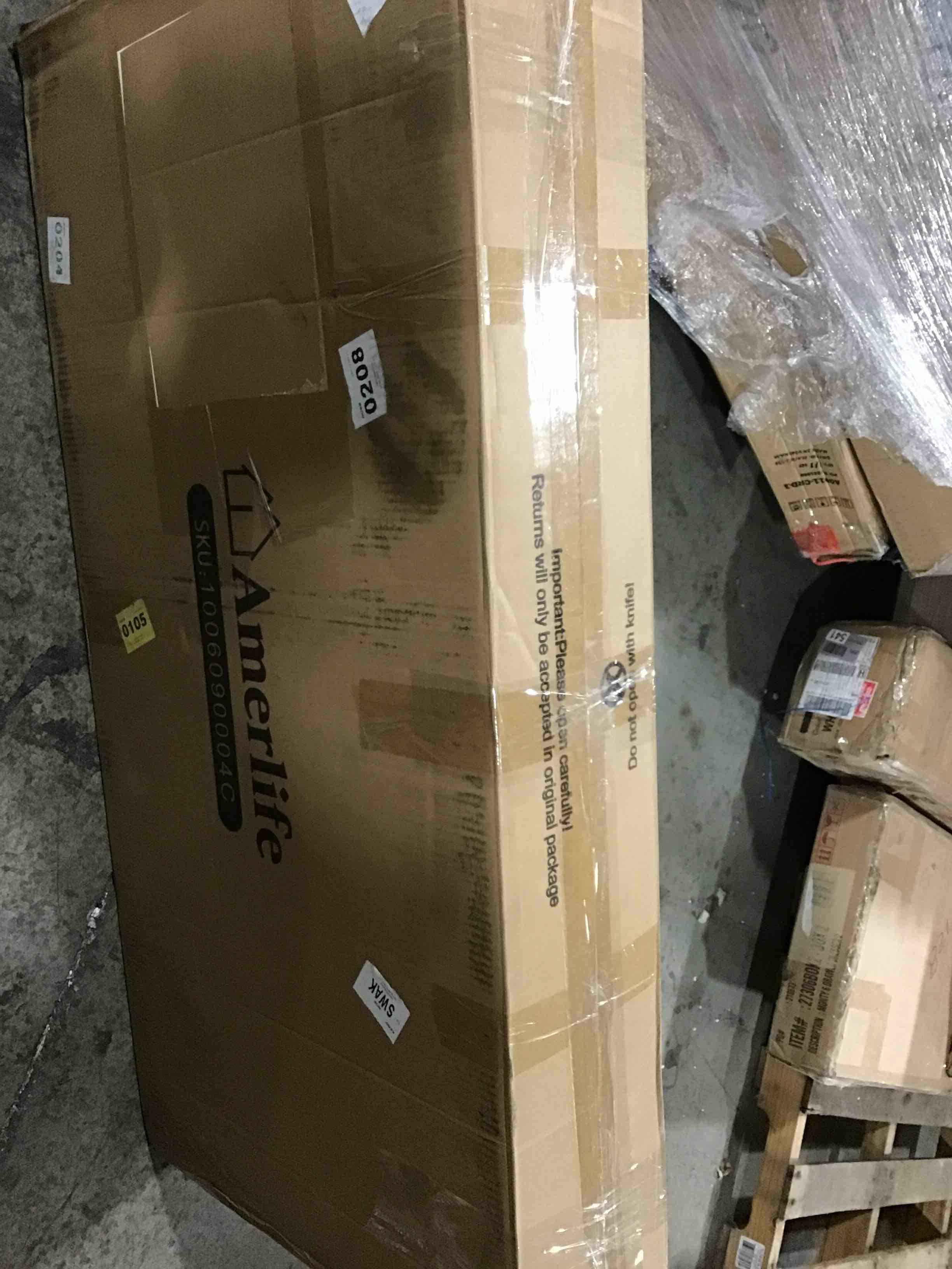 https://s3.amazonaws.com/lotting-images-prod/bidfta/RED5424601_1696597546387.jpeg