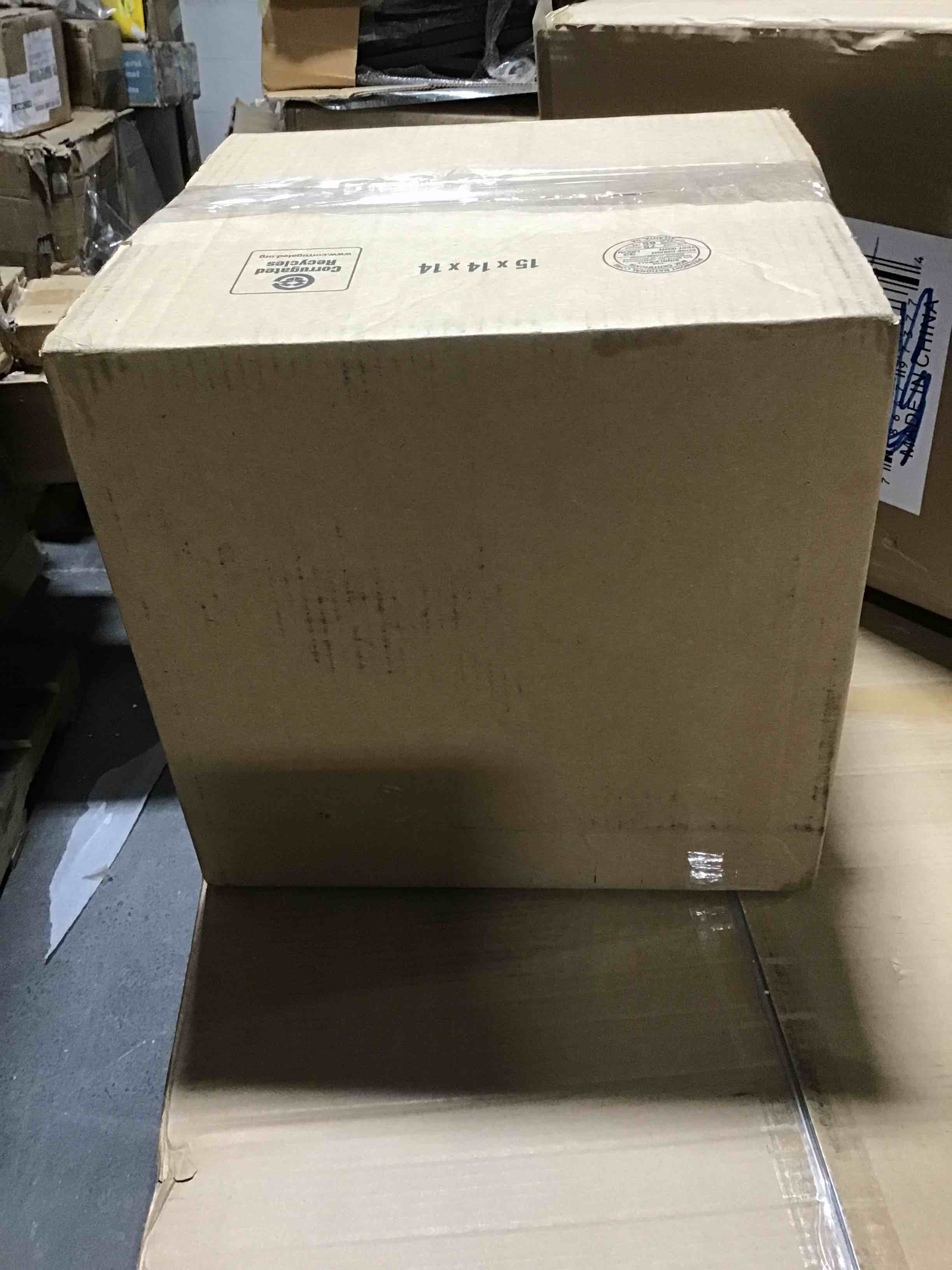 https://s3.amazonaws.com/lotting-images-prod/bidfta/RED5425126_1698338127582.jpeg