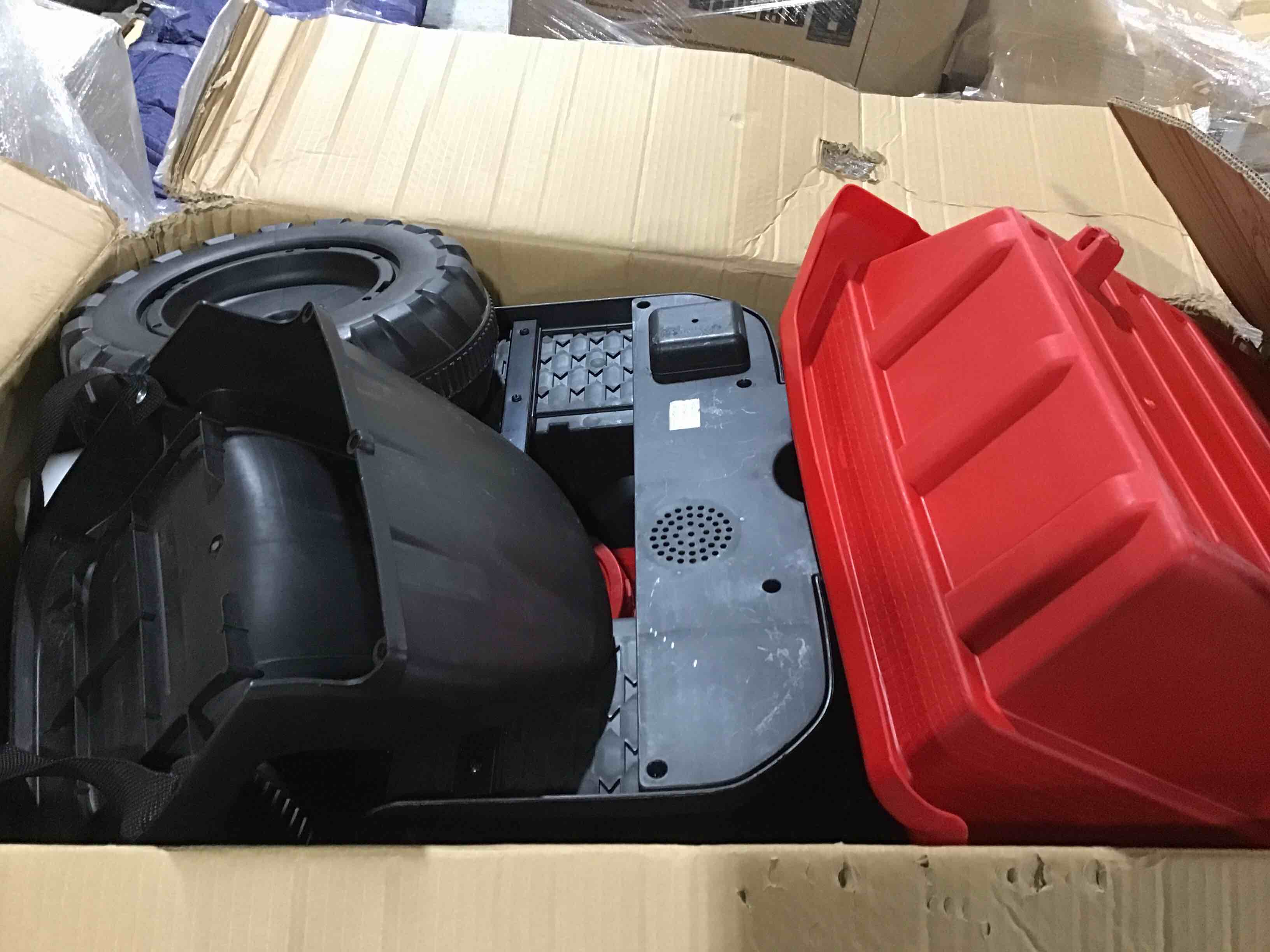 https://s3.amazonaws.com/lotting-images-prod/bidfta/RED5425435_1698932719239.jpeg