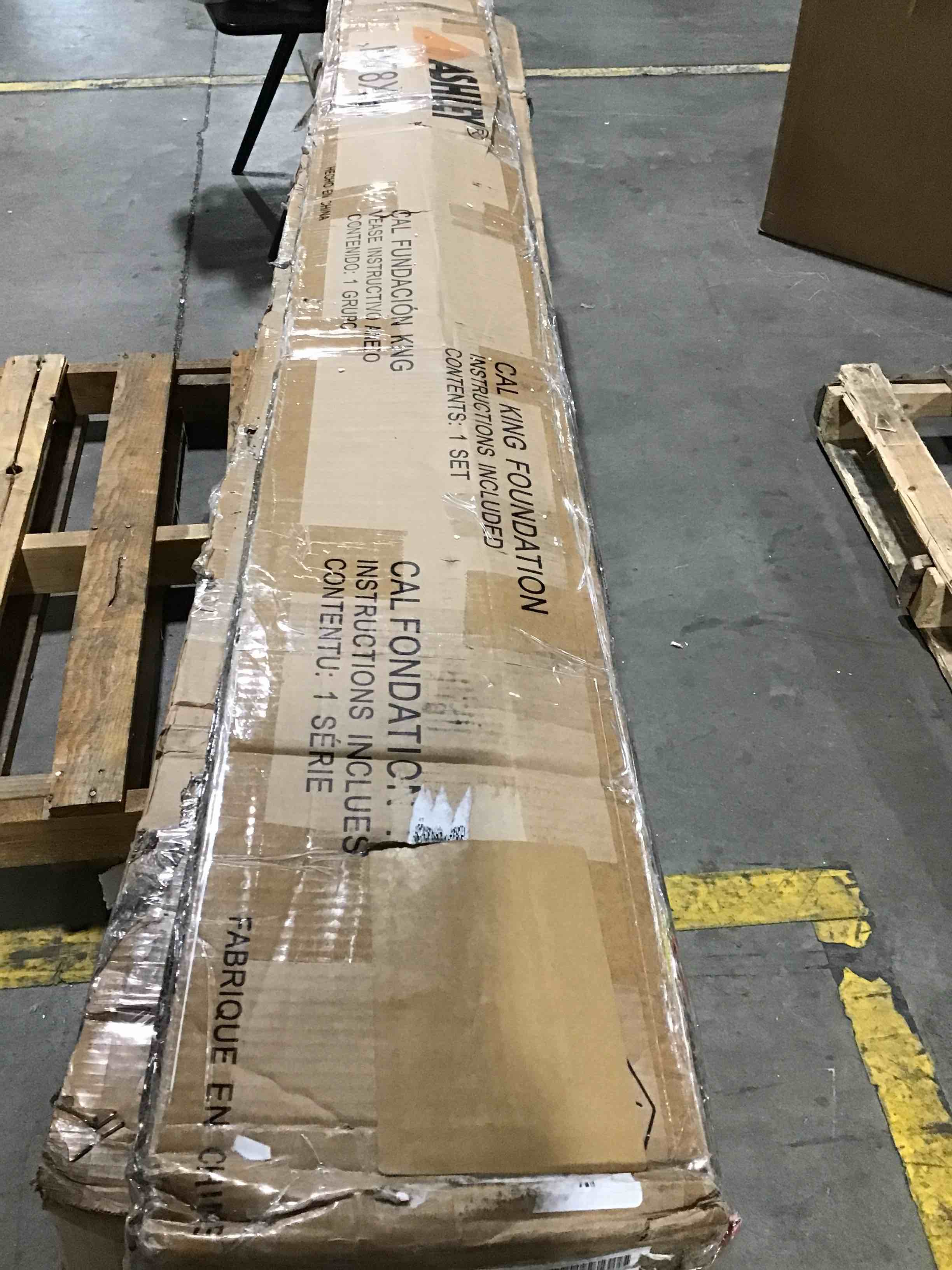 https://s3.amazonaws.com/lotting-images-prod/bidfta/RED5425467_1699018810792.jpeg