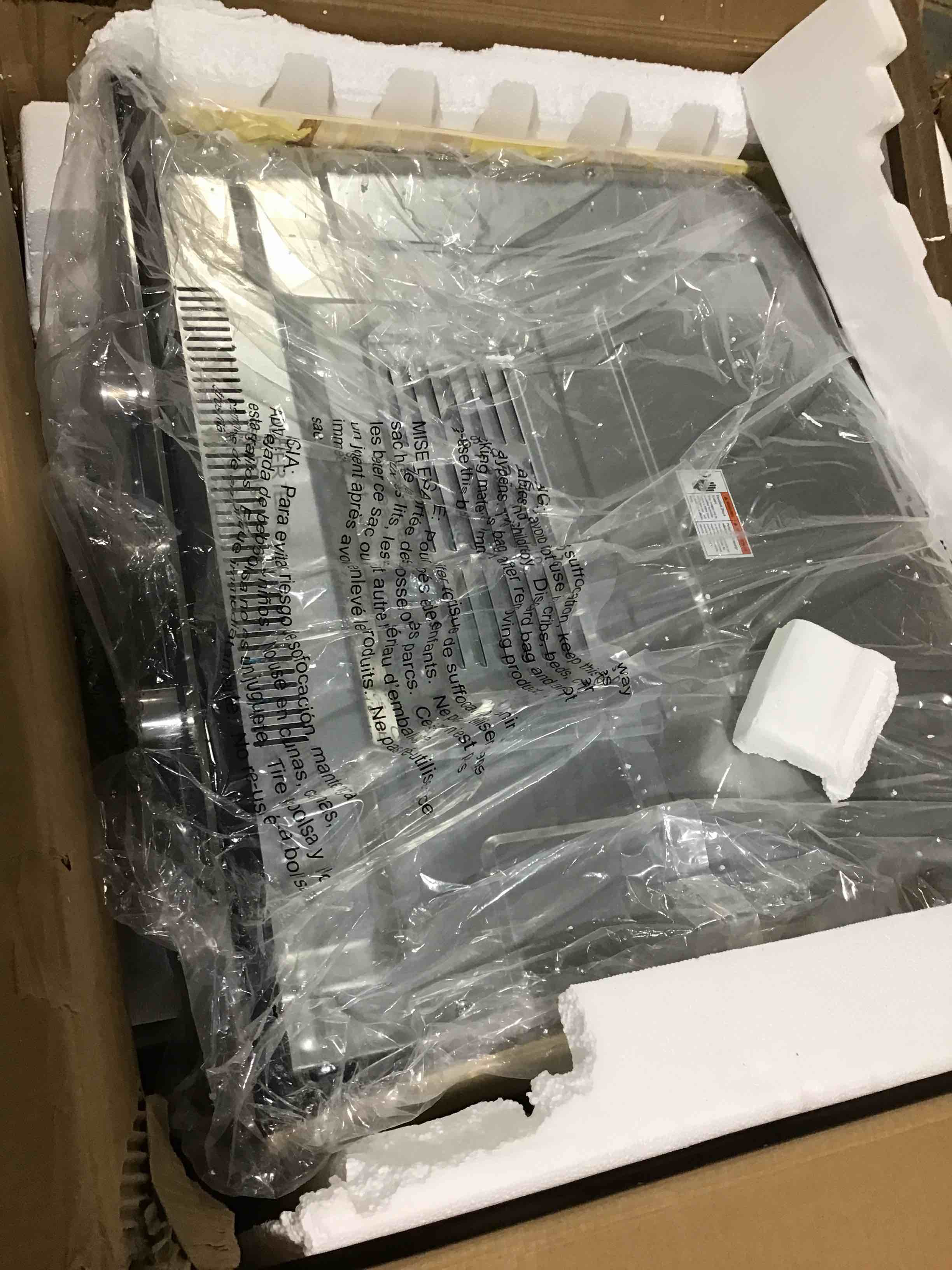 https://s3.amazonaws.com/lotting-images-prod/bidfta/RED5425468_1699018459362.jpeg