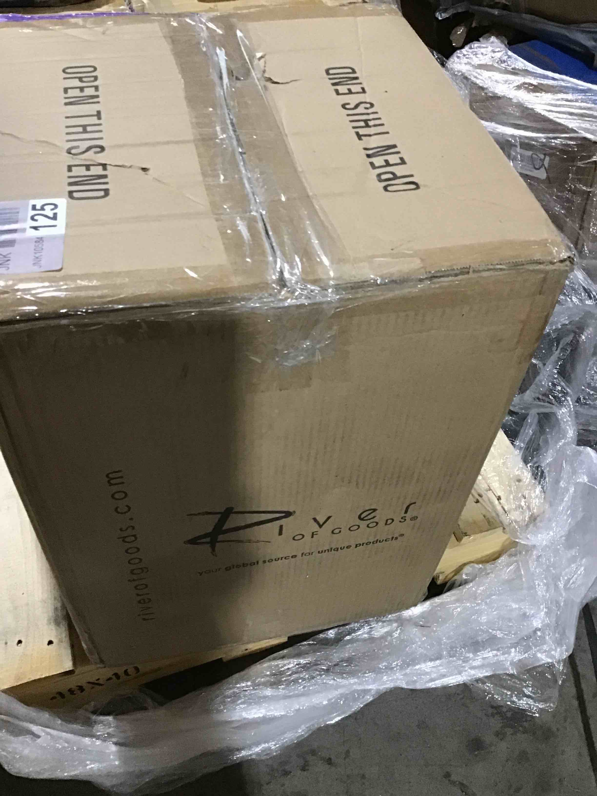 https://s3.amazonaws.com/lotting-images-prod/bidfta/RED5425902_1700248954401.jpeg