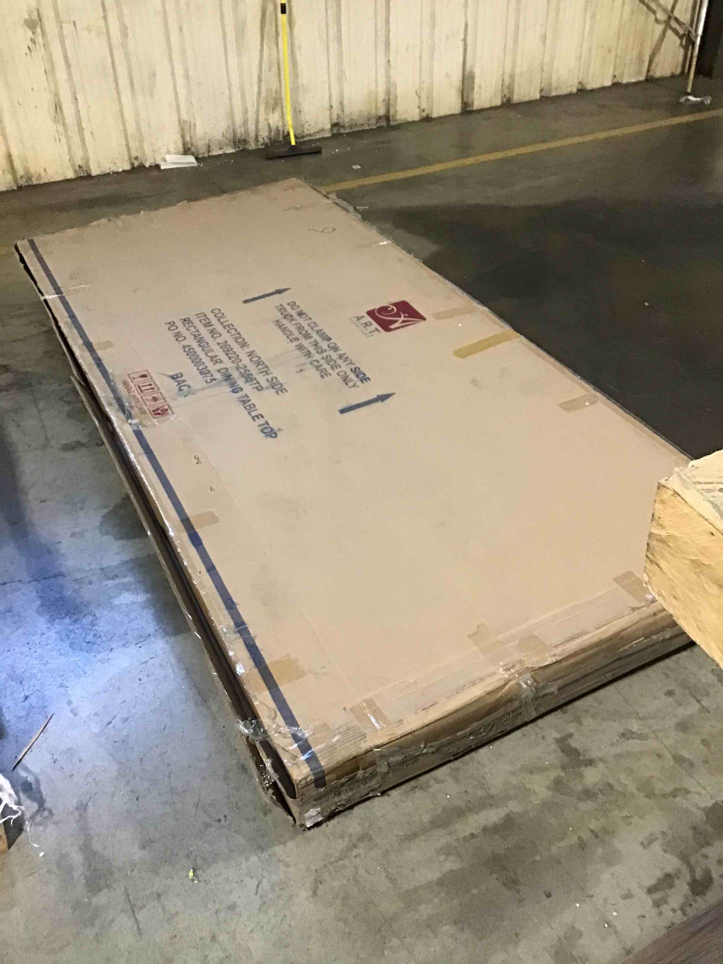 https://s3.amazonaws.com/lotting-images-prod/bidfta/RED5425993_1697120311338.jpeg