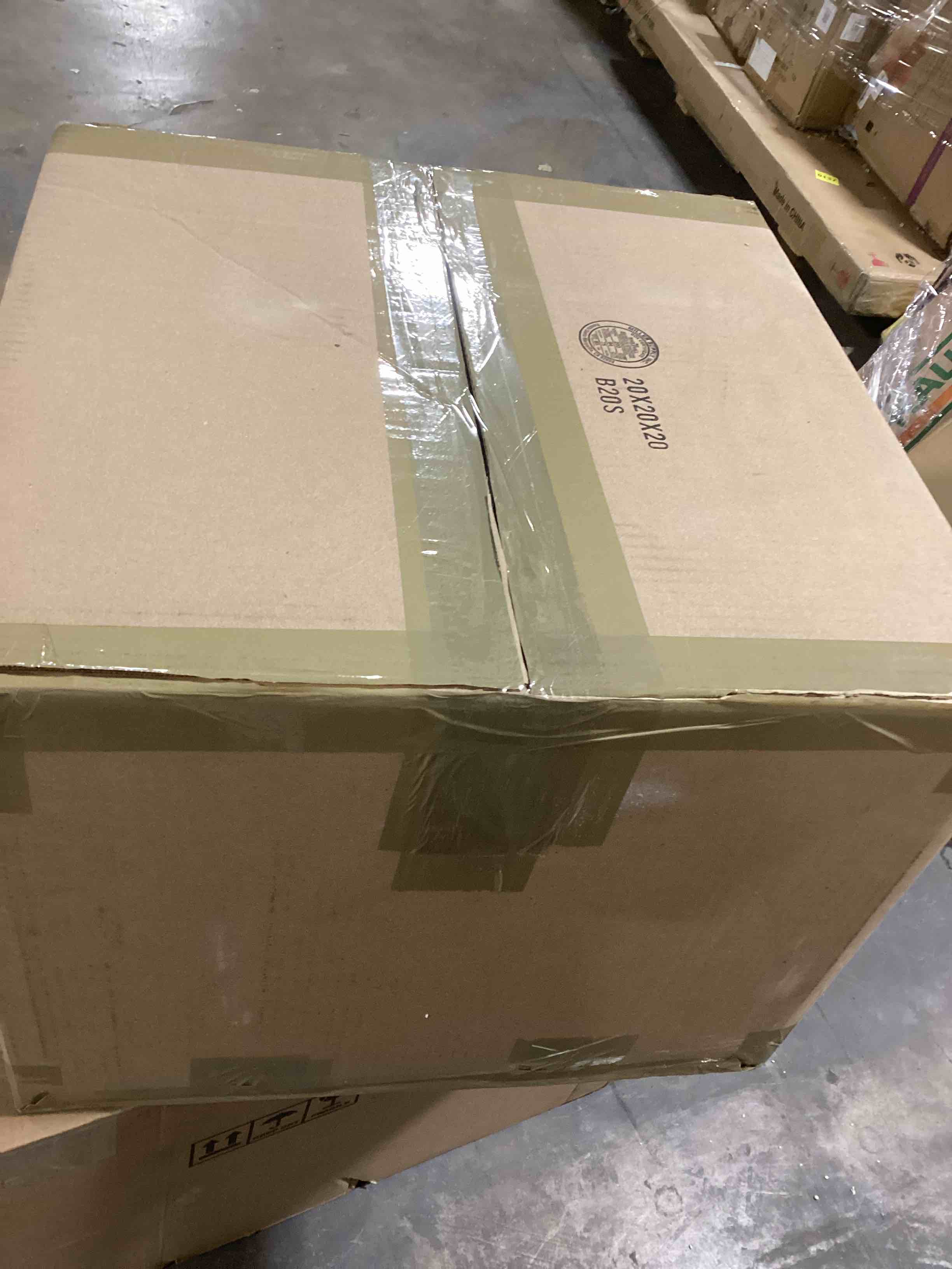 https://s3.amazonaws.com/lotting-images-prod/bidfta/RED5426825_1700065260717.jpeg