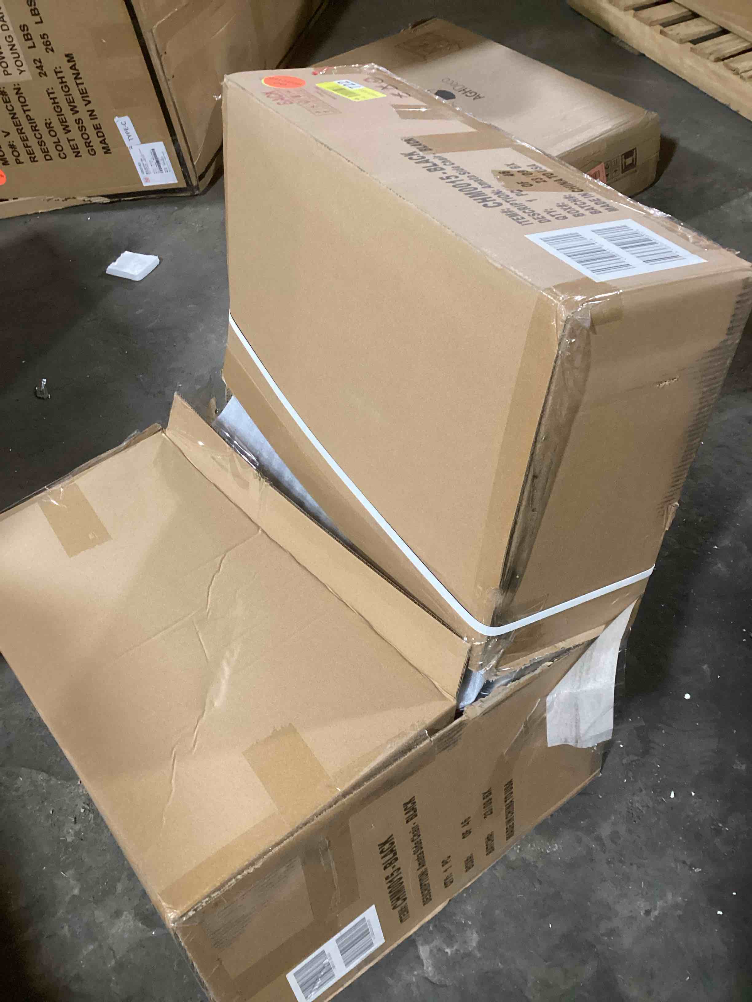 https://s3.amazonaws.com/lotting-images-prod/bidfta/RED5427069_1700497378719.jpeg