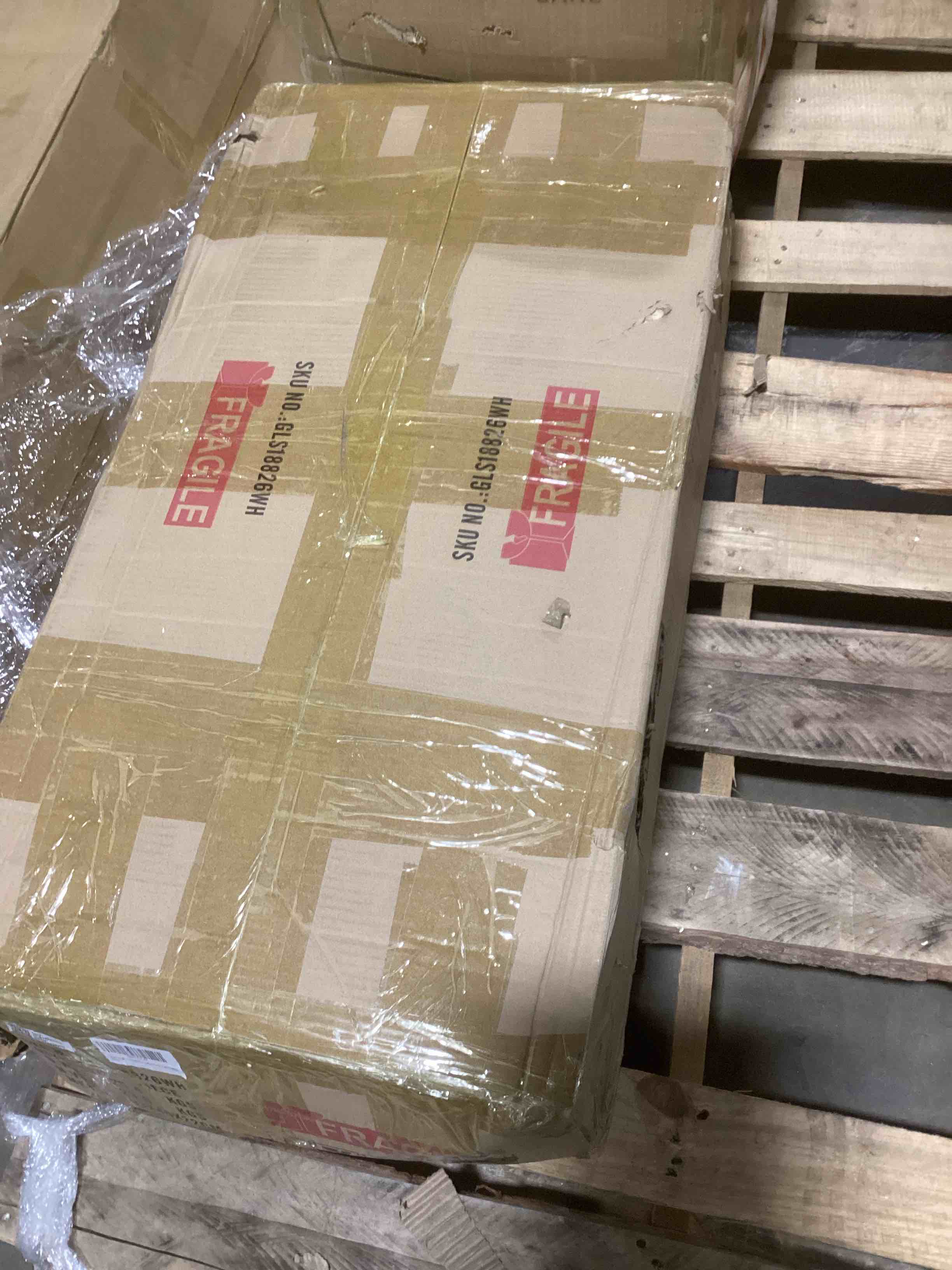https://s3.amazonaws.com/lotting-images-prod/bidfta/RED5427156_1700590950932.jpeg