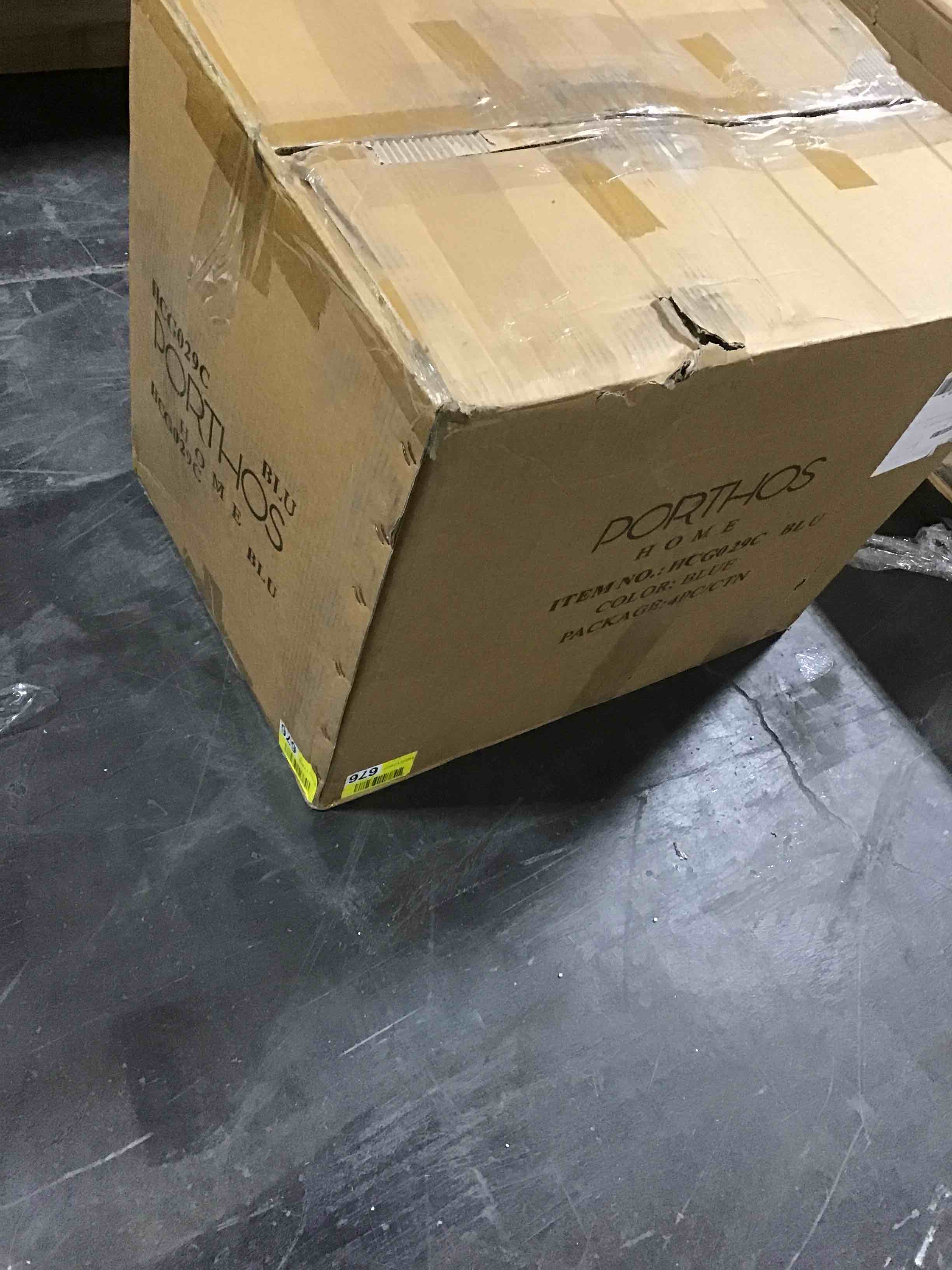 https://s3.amazonaws.com/lotting-images-prod/bidfta/RED5427811_1697569228574.jpeg