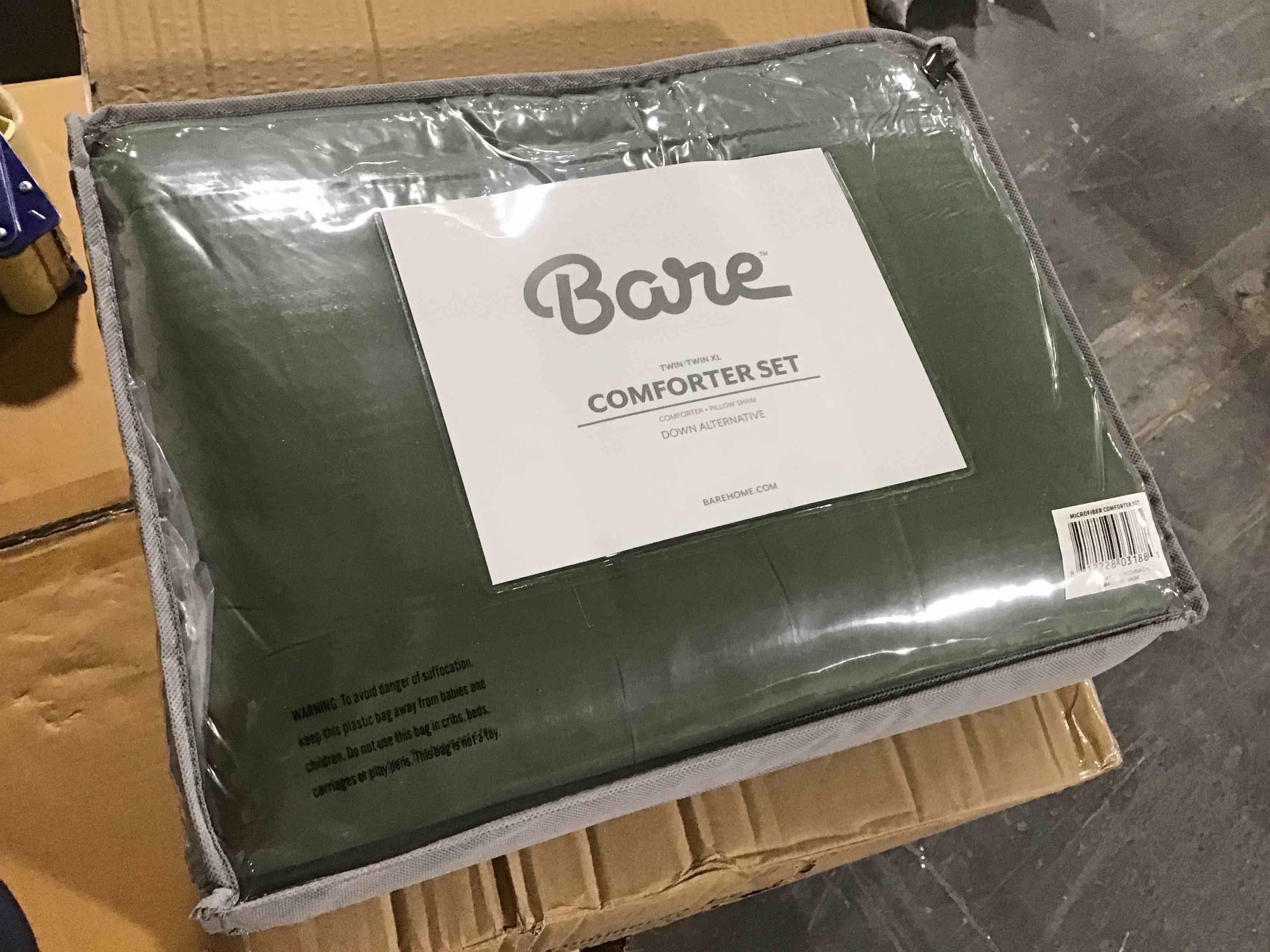 https://s3.amazonaws.com/lotting-images-prod/bidfta/RED5428176_1697893351440.jpeg