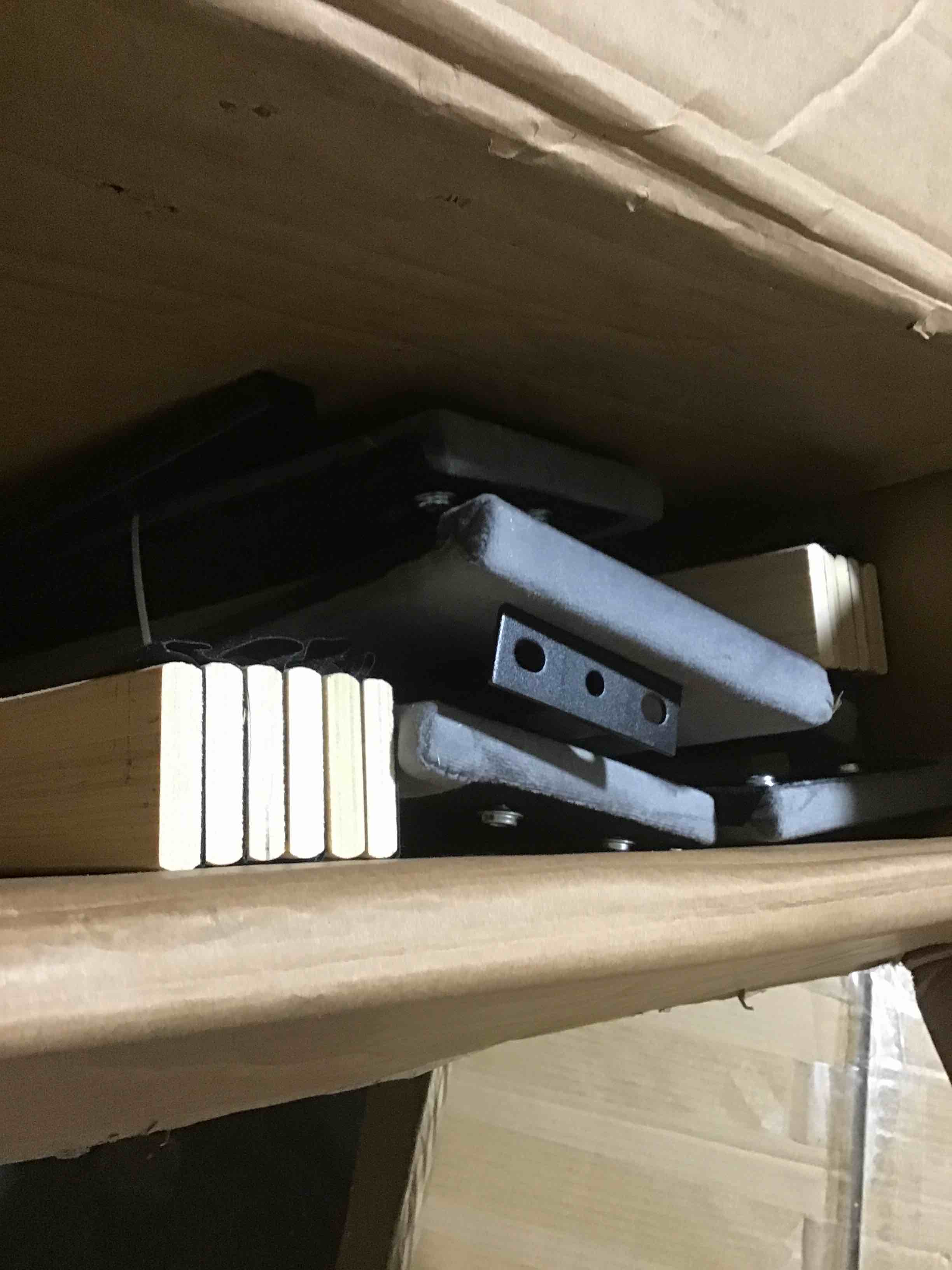 https://s3.amazonaws.com/lotting-images-prod/bidfta/RED5428454_1698327111533.jpeg