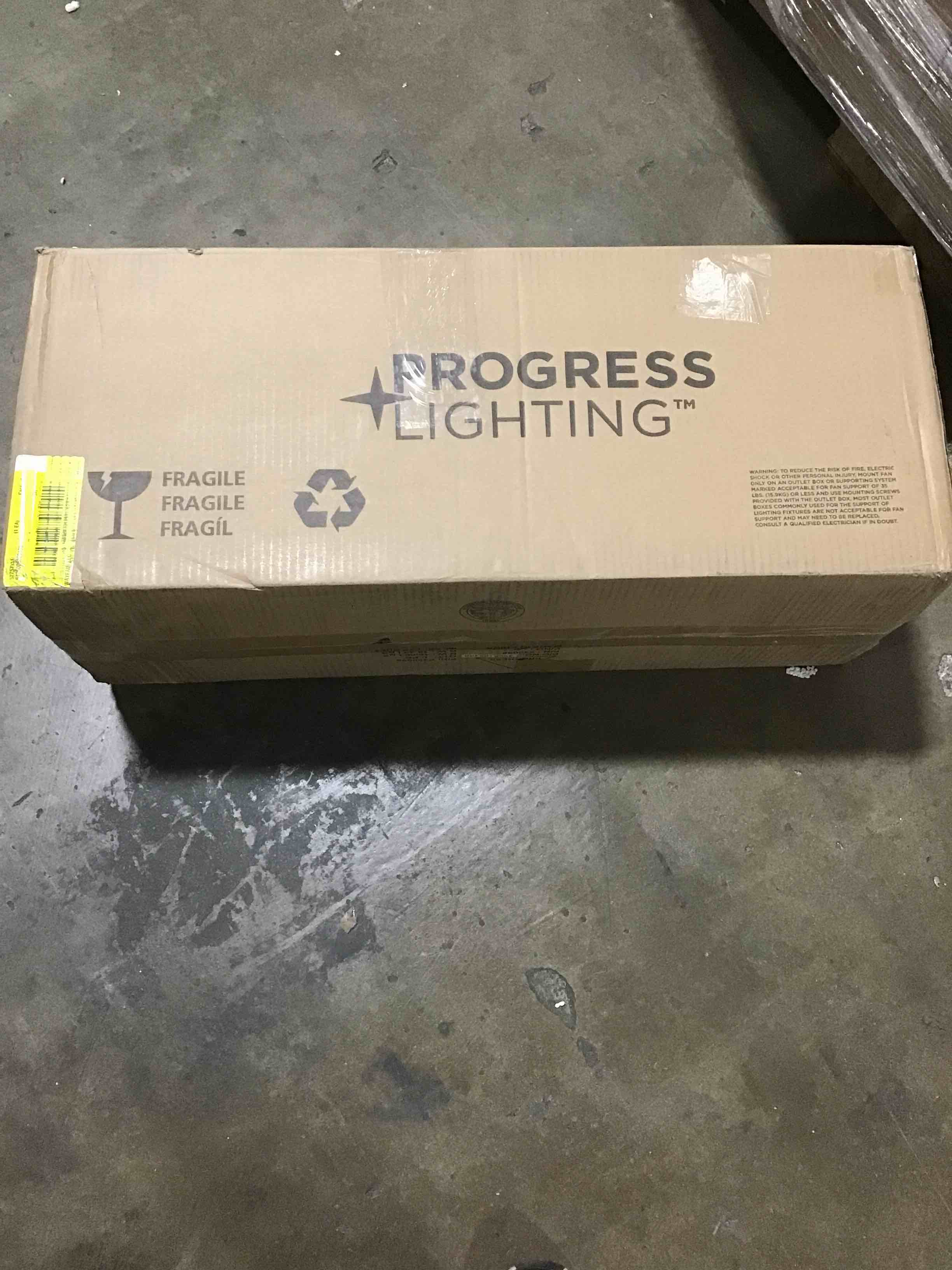 https://s3.amazonaws.com/lotting-images-prod/bidfta/RED5428833_1699284314662.jpeg