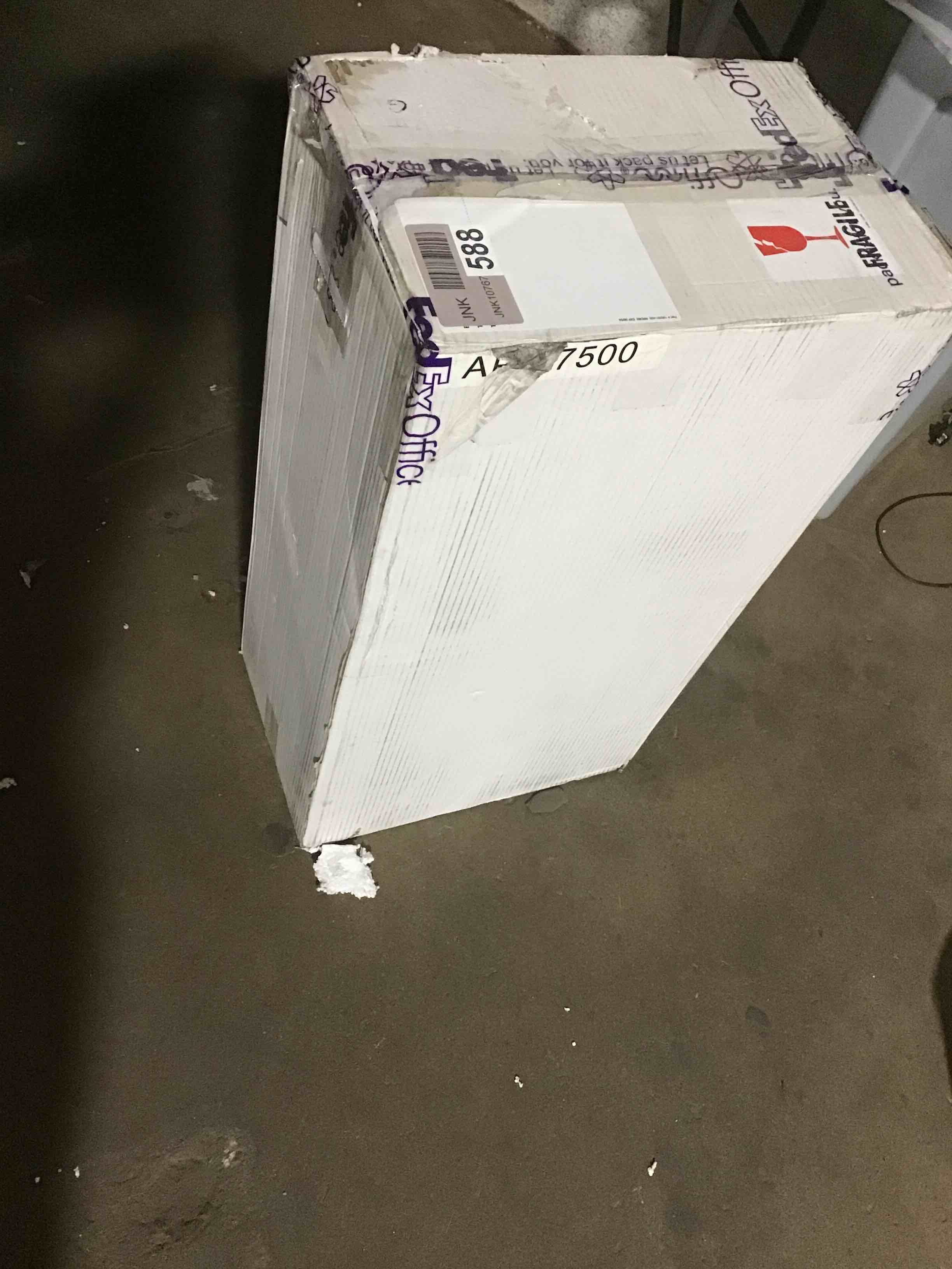 https://s3.amazonaws.com/lotting-images-prod/bidfta/RED5428899_1699382378129.jpeg