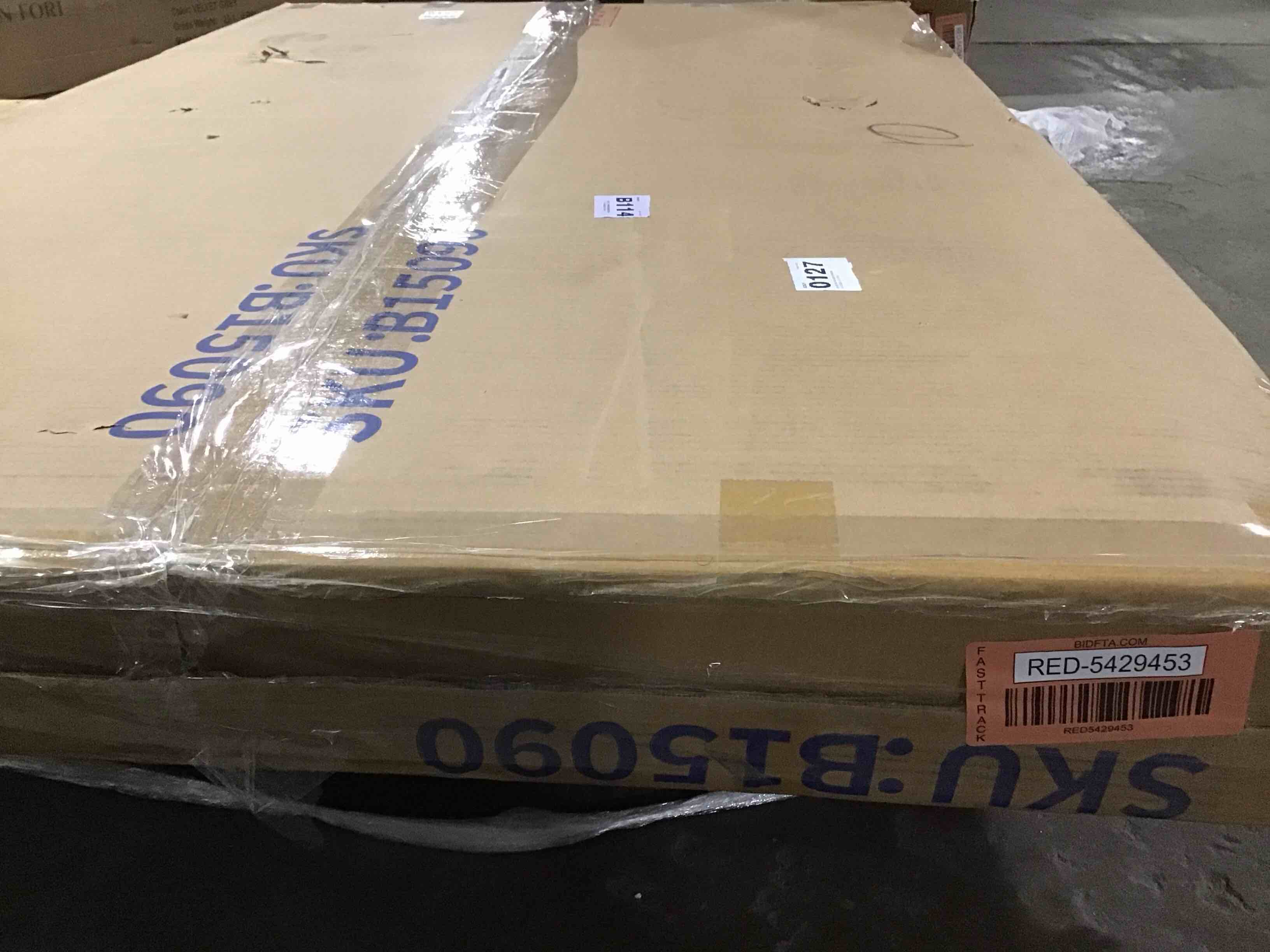 https://s3.amazonaws.com/lotting-images-prod/bidfta/RED5429453_1697827724915.jpeg