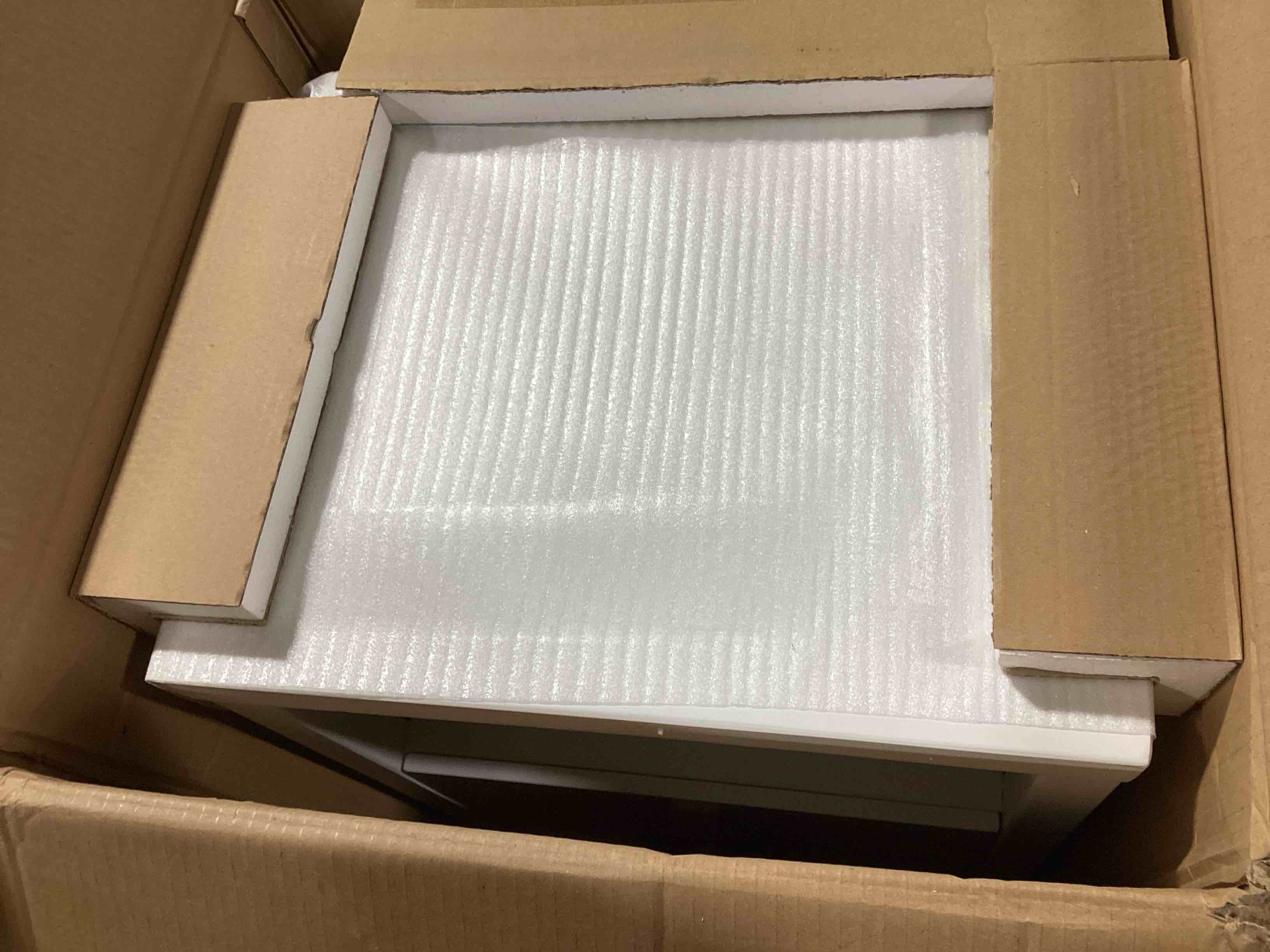 https://s3.amazonaws.com/lotting-images-prod/bidfta/RED5429553_1697829267559.jpeg