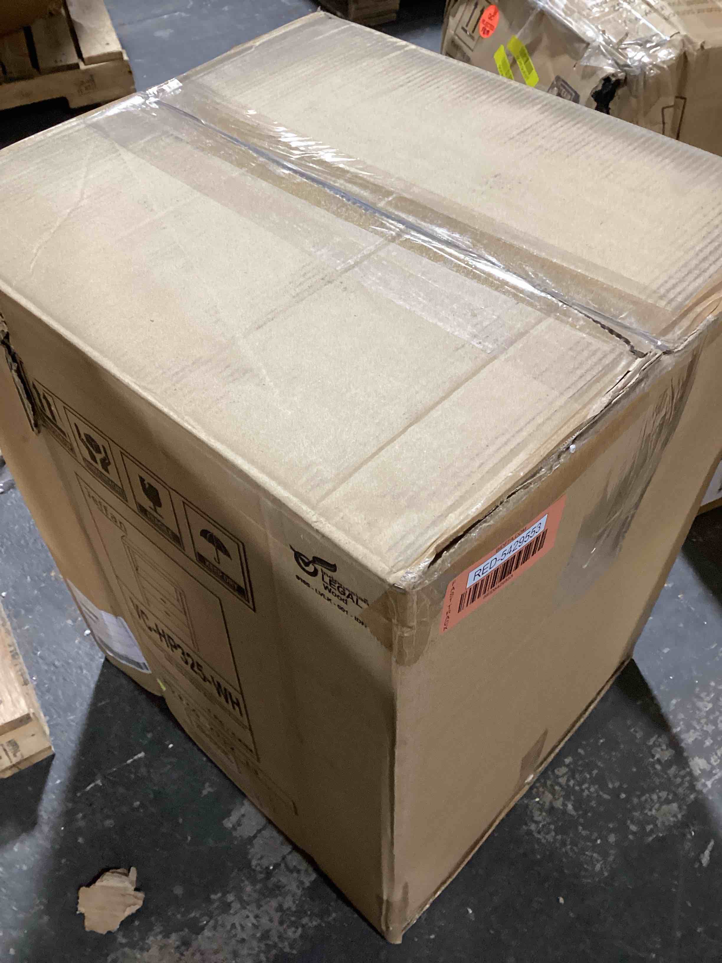 https://s3.amazonaws.com/lotting-images-prod/bidfta/RED5429553_1697829285594.jpeg