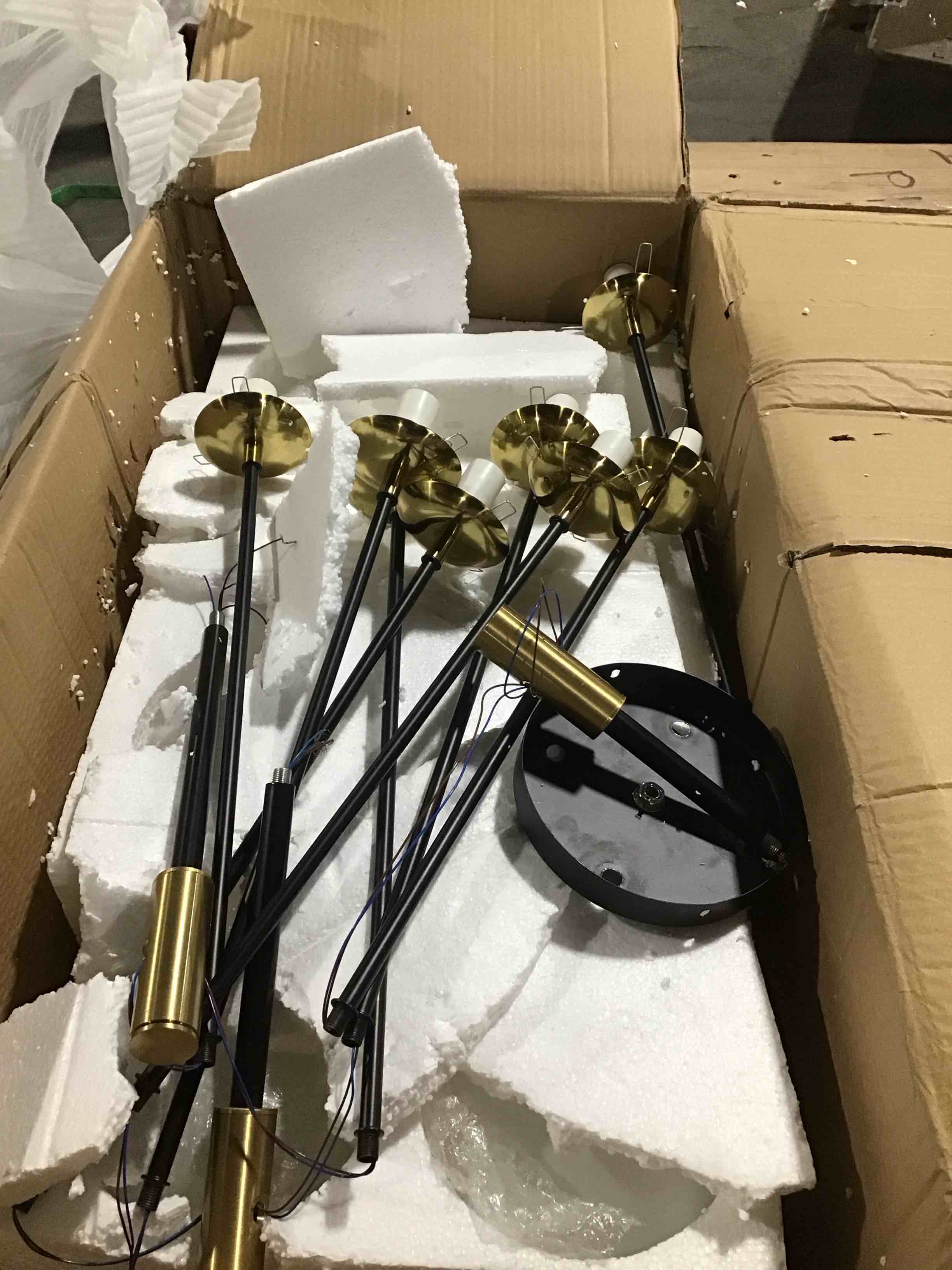 https://s3.amazonaws.com/lotting-images-prod/bidfta/RED5429567_1697895405874.jpeg