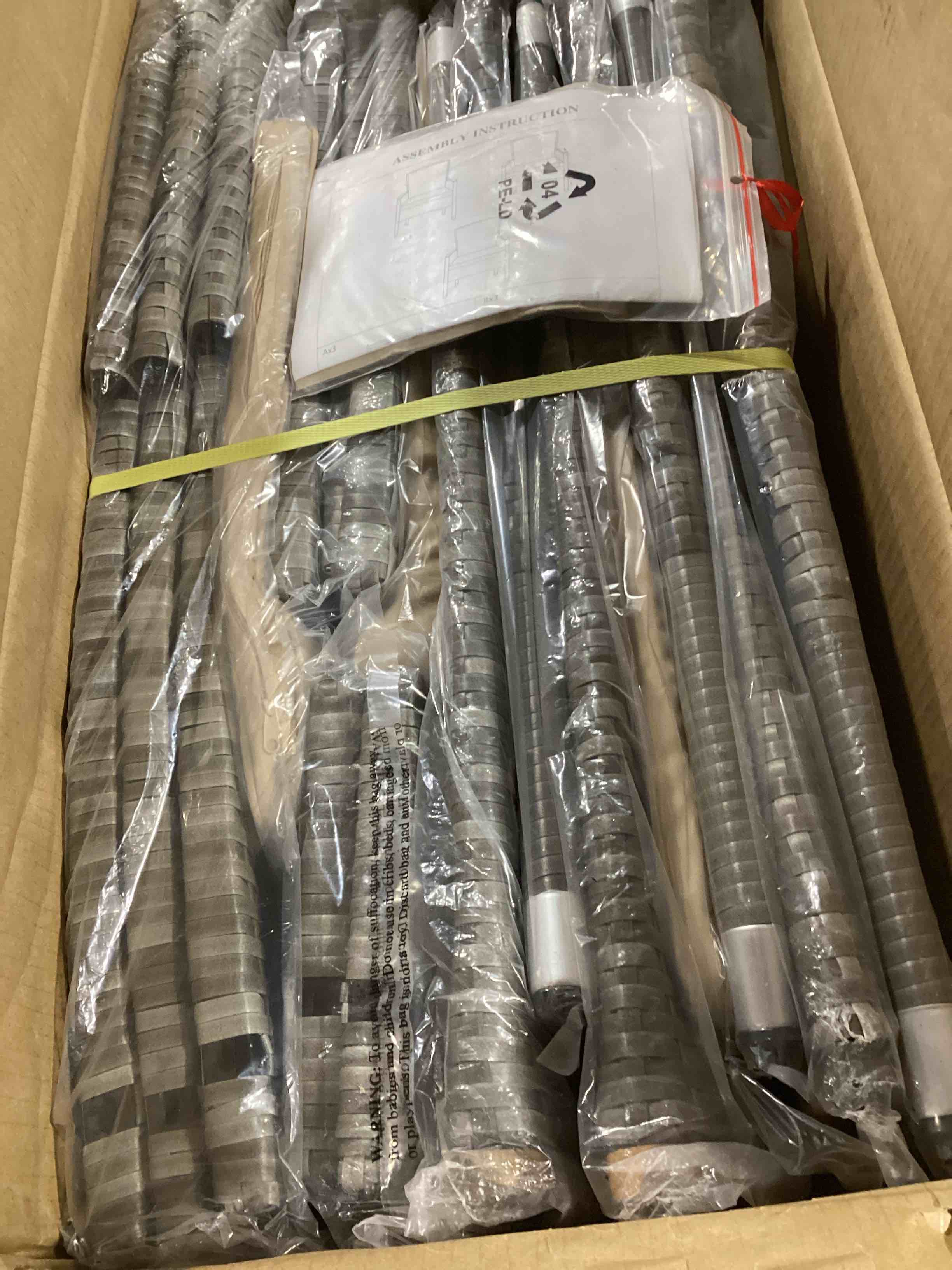 https://s3.amazonaws.com/lotting-images-prod/bidfta/RED5430128_1698169142425.jpeg