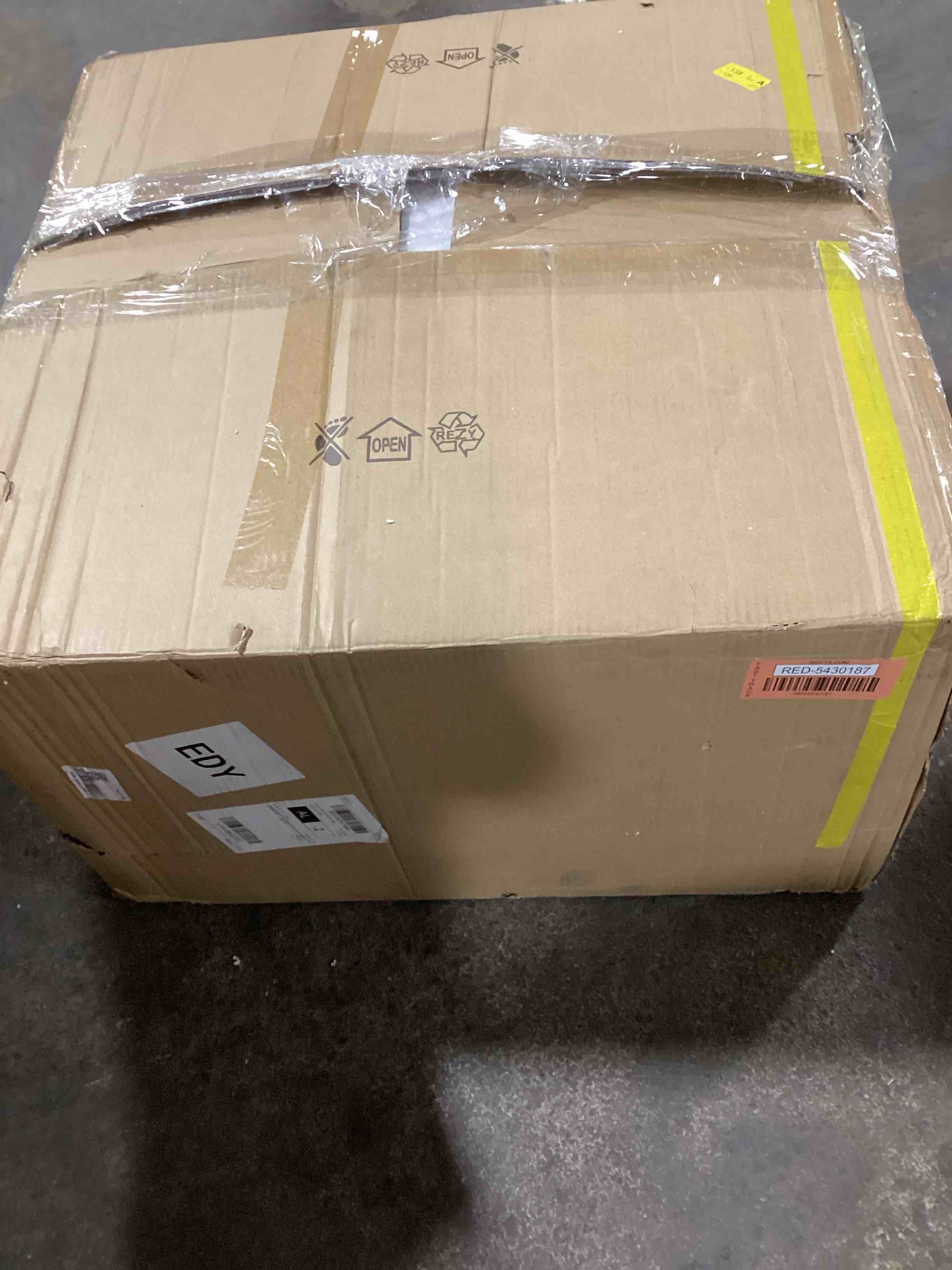 https://s3.amazonaws.com/lotting-images-prod/bidfta/RED5430187_1698240619119.jpeg