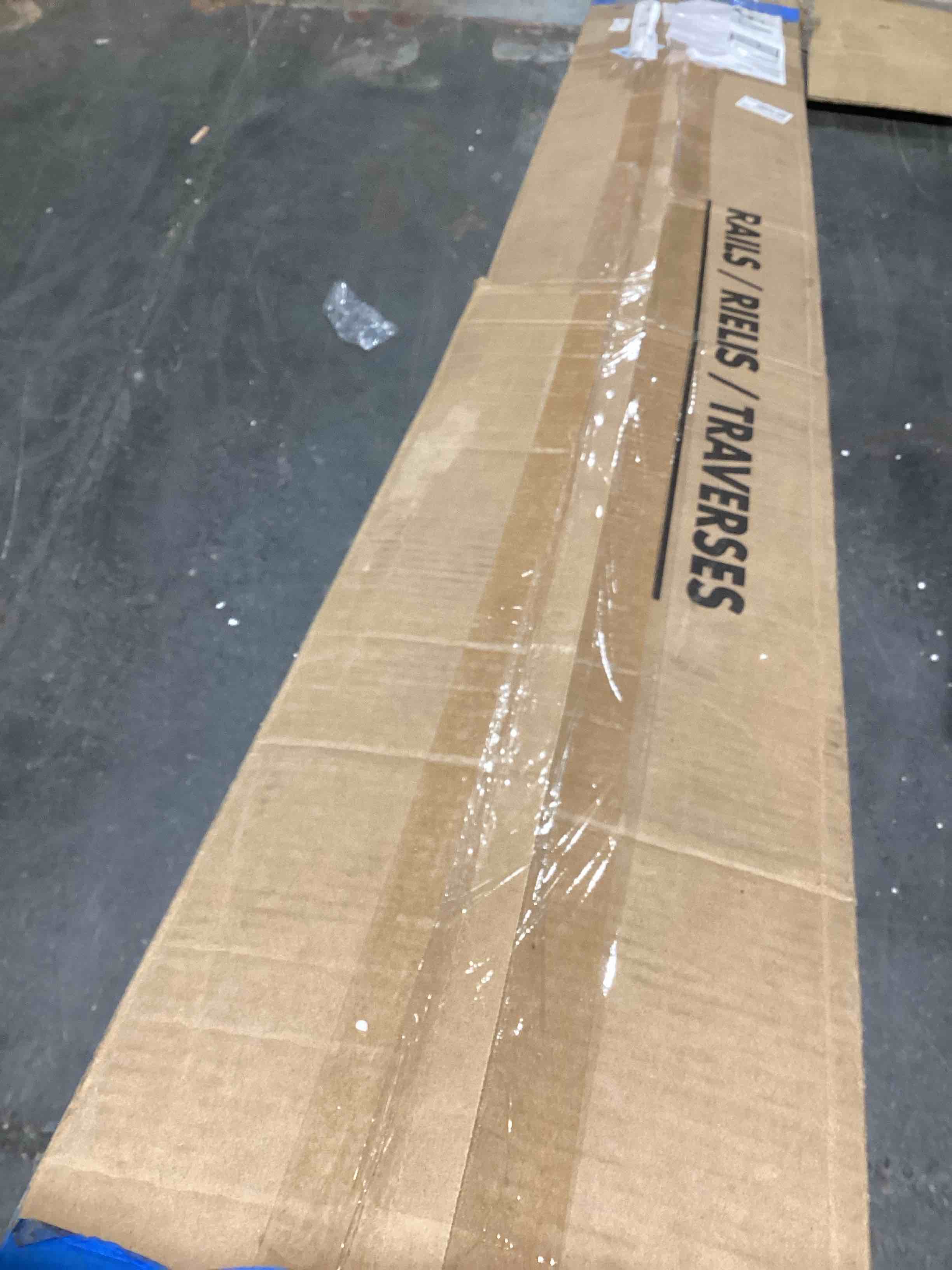 https://s3.amazonaws.com/lotting-images-prod/bidfta/RED5430369_1698335149265.jpeg