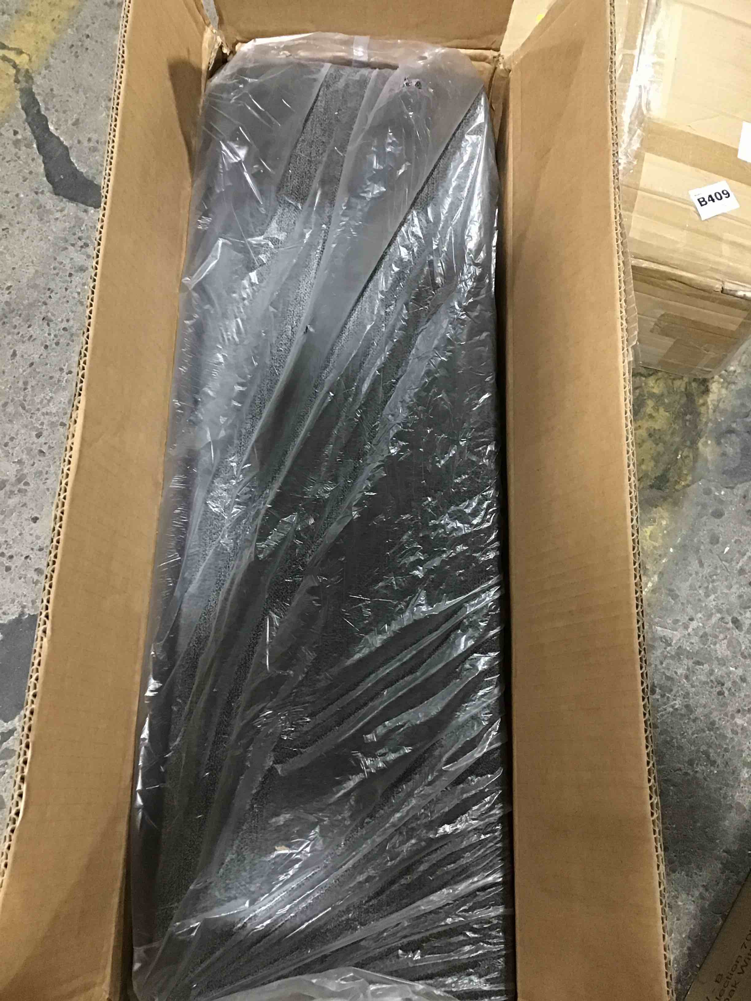 https://s3.amazonaws.com/lotting-images-prod/bidfta/RED5430864_1698335555947.jpeg