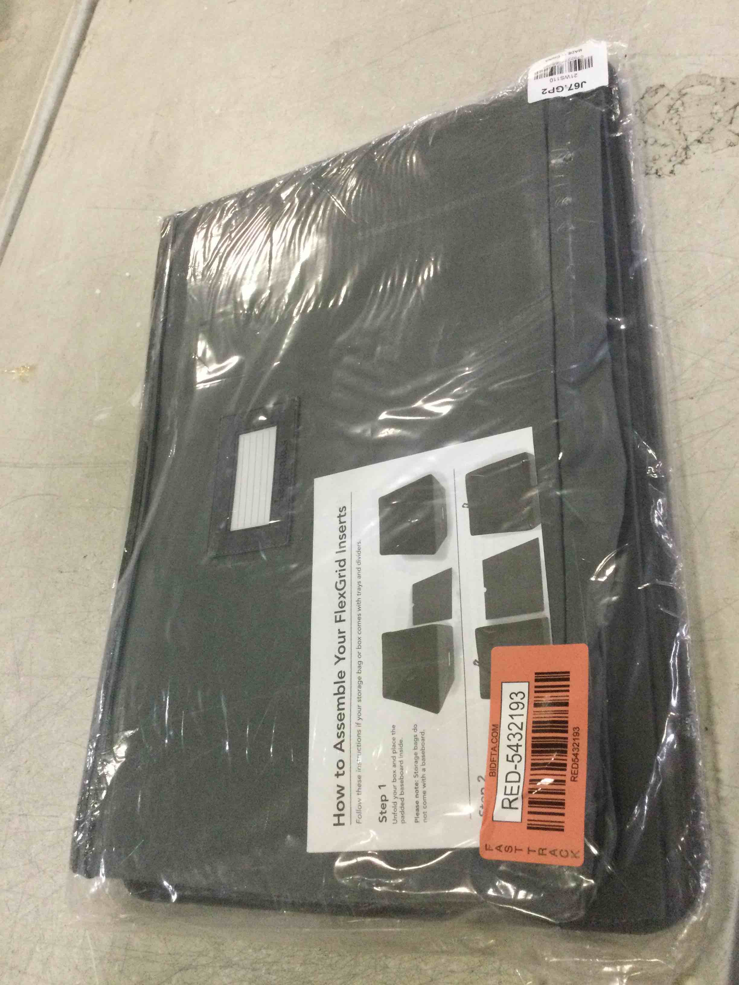 https://s3.amazonaws.com/lotting-images-prod/bidfta/RED5432199_1700681280518.jpeg