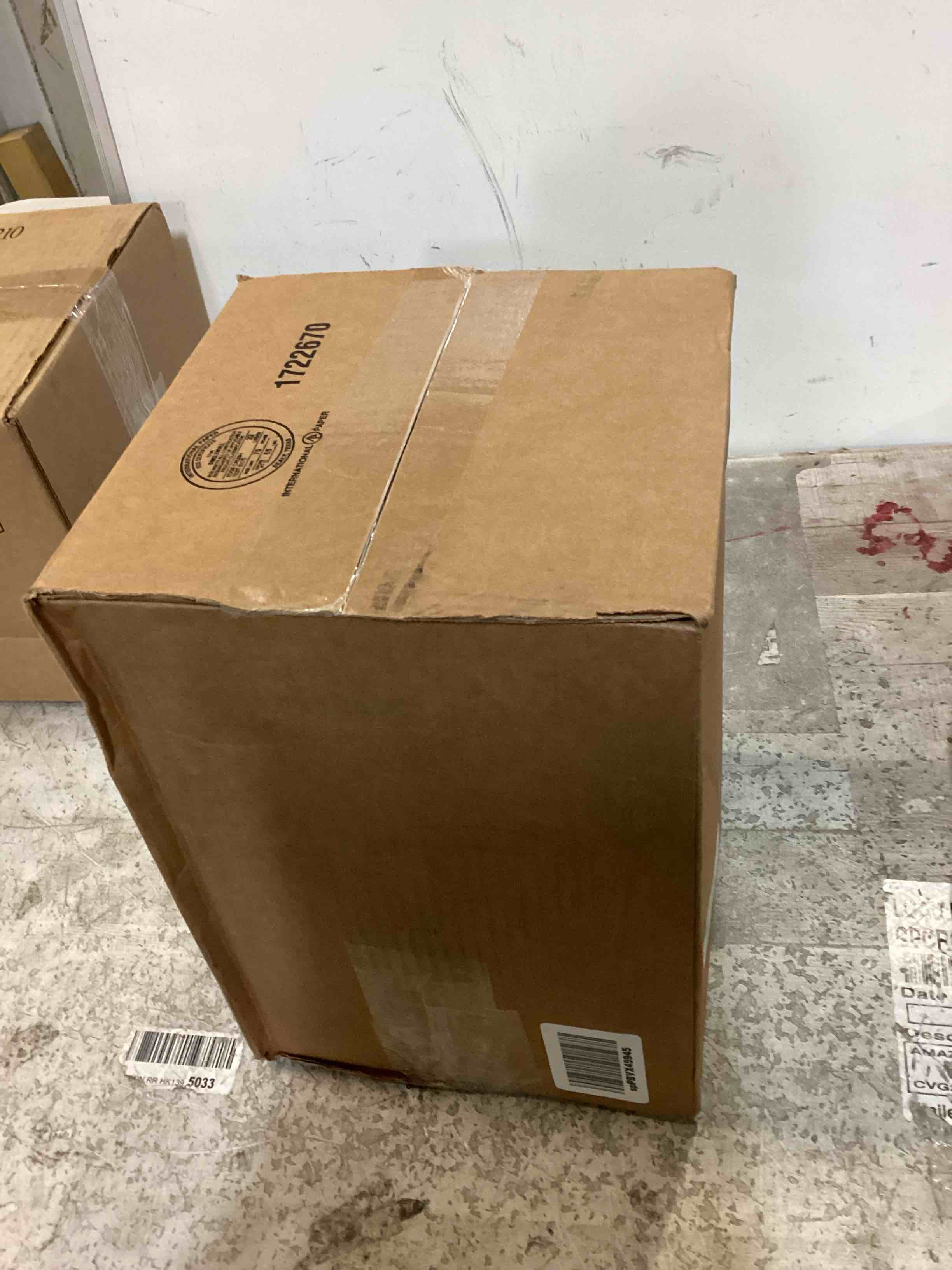 https://s3.amazonaws.com/lotting-images-prod/bidfta/RED5432353_1701093102025.jpeg