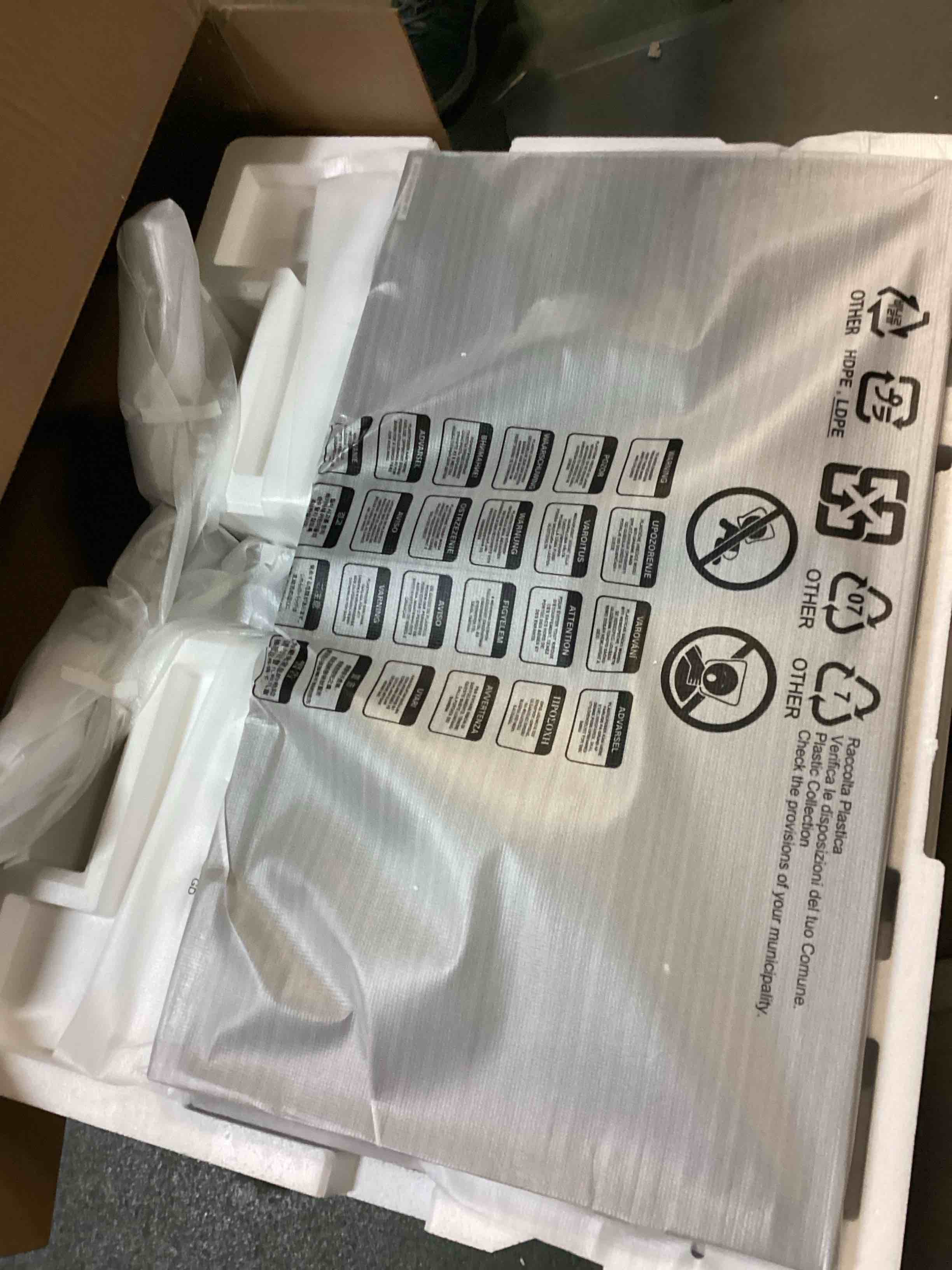 https://s3.amazonaws.com/lotting-images-prod/bidfta/RED5432482_1701111739074.jpeg