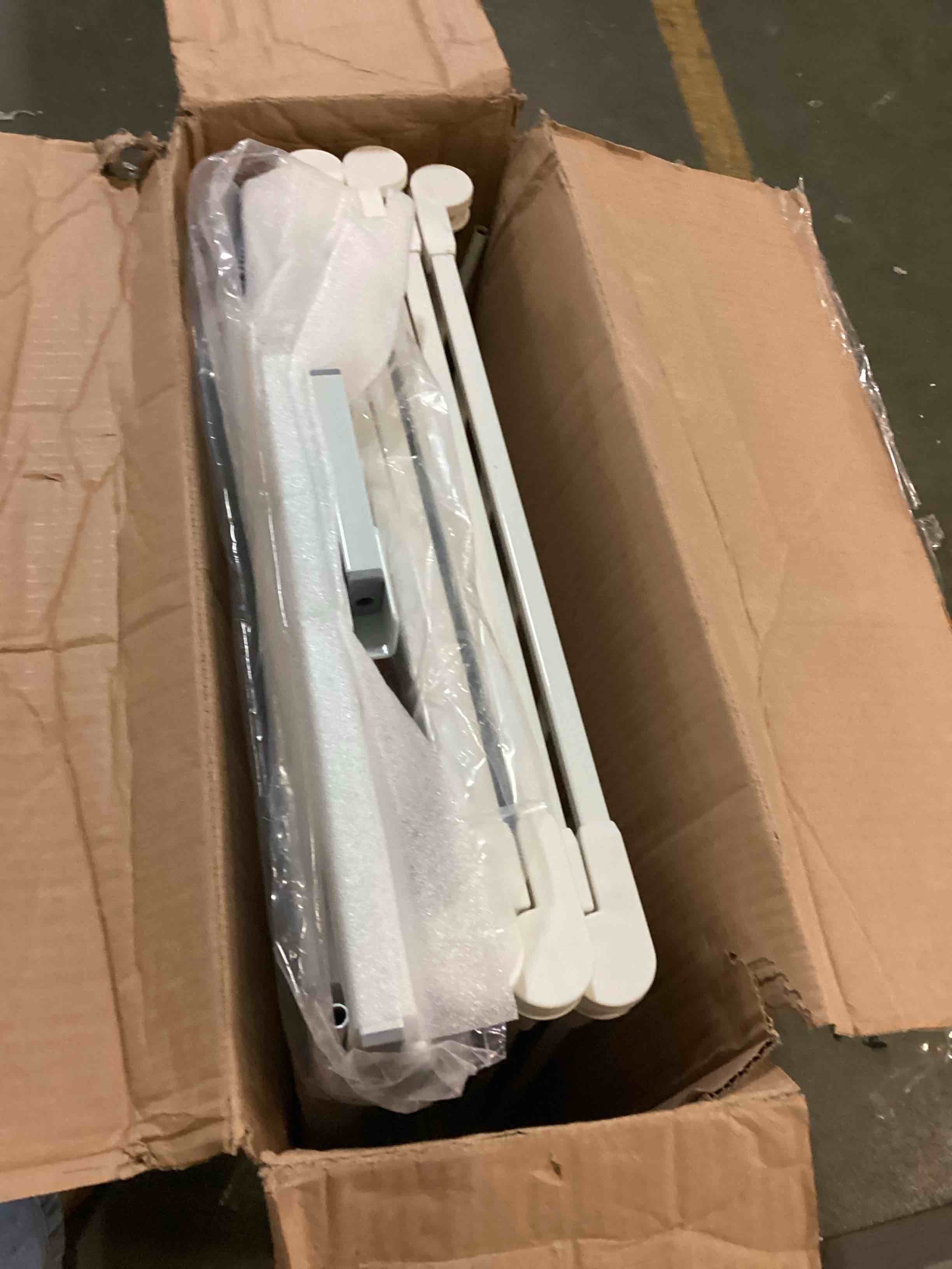 https://s3.amazonaws.com/lotting-images-prod/bidfta/RED5432483_1701111892217.jpeg