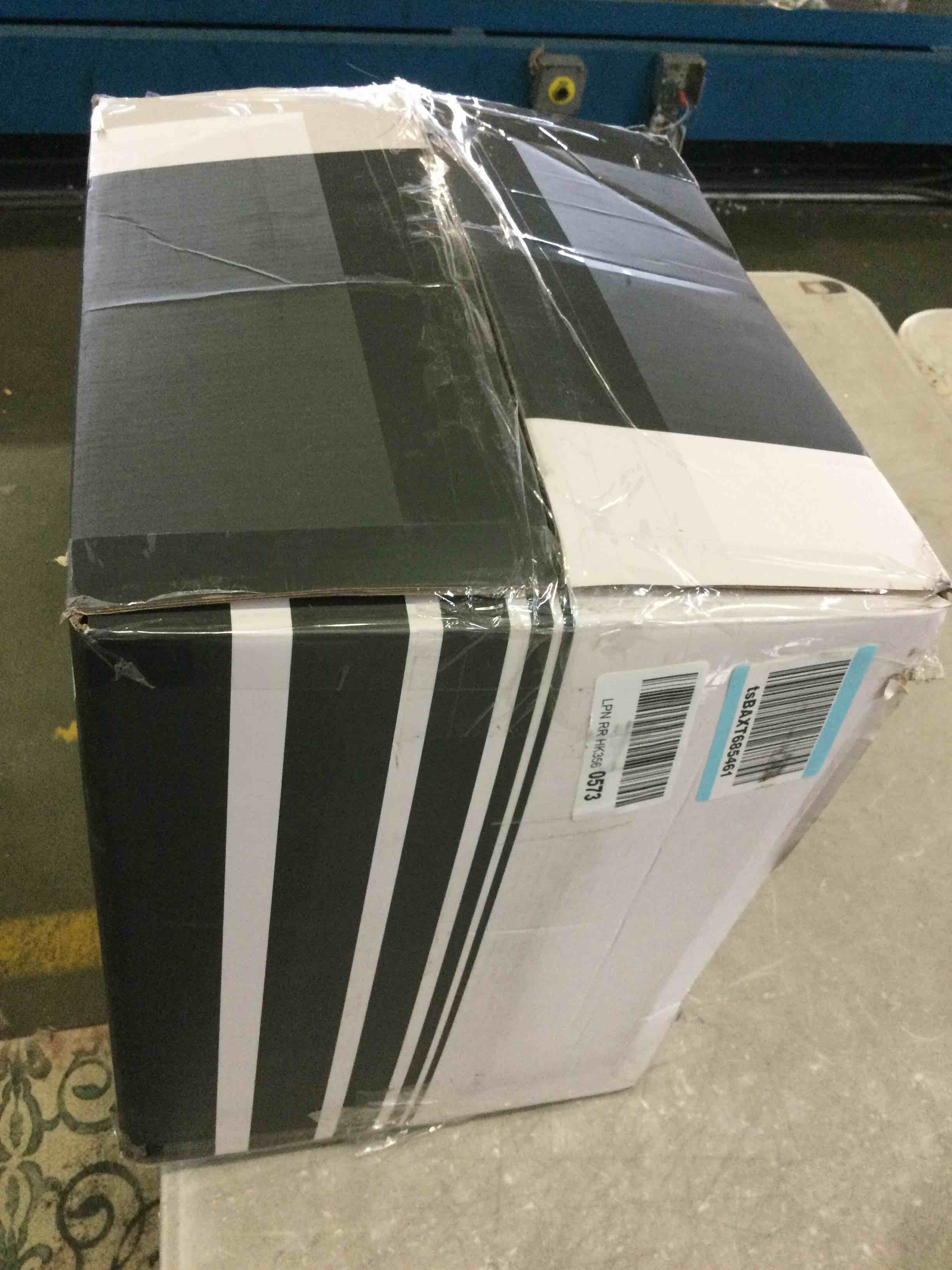 https://s3.amazonaws.com/lotting-images-prod/bidfta/RED5432734_1701287530068.jpeg