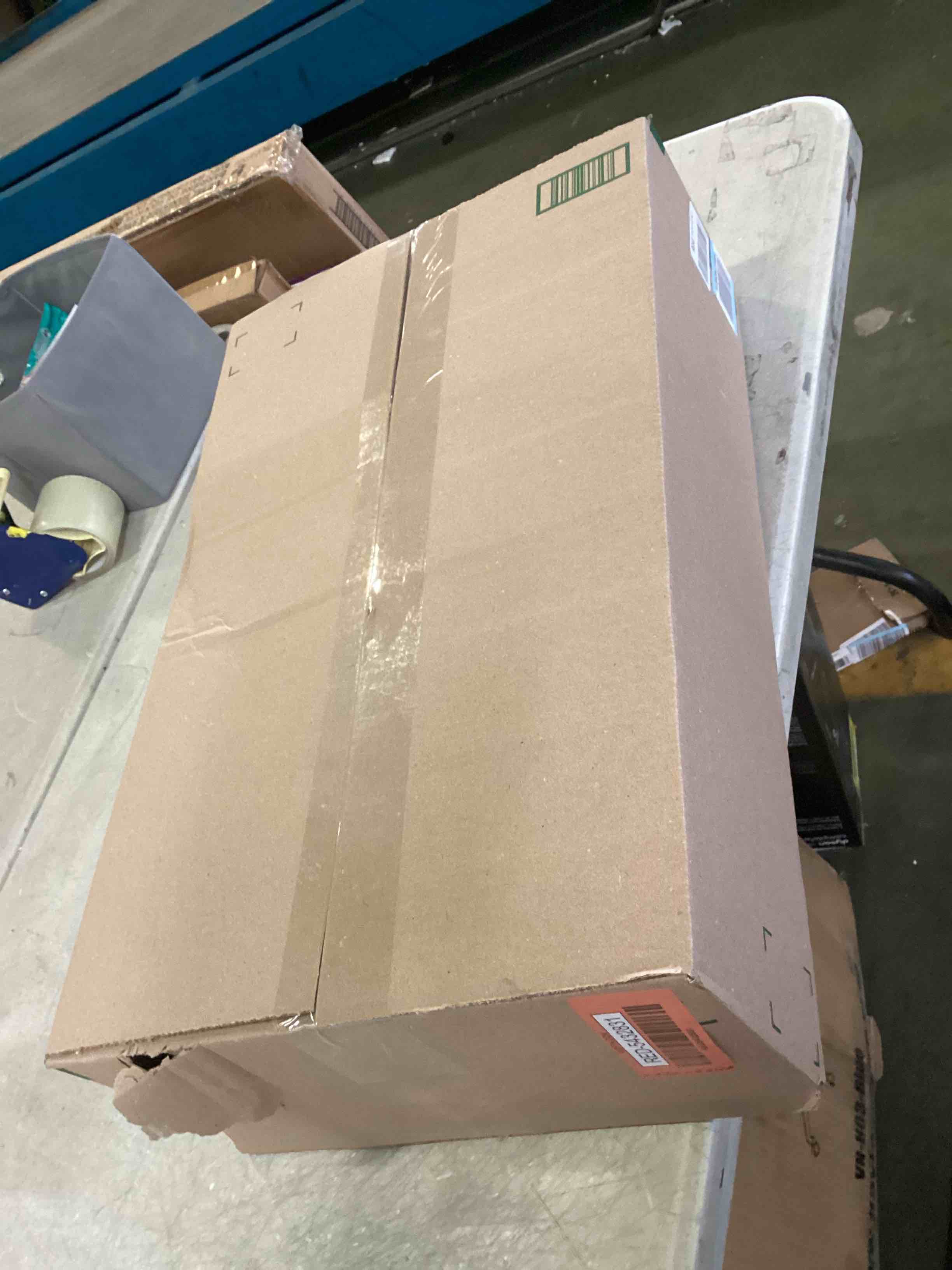 https://s3.amazonaws.com/lotting-images-prod/bidfta/RED5432831_1701357992933.jpeg