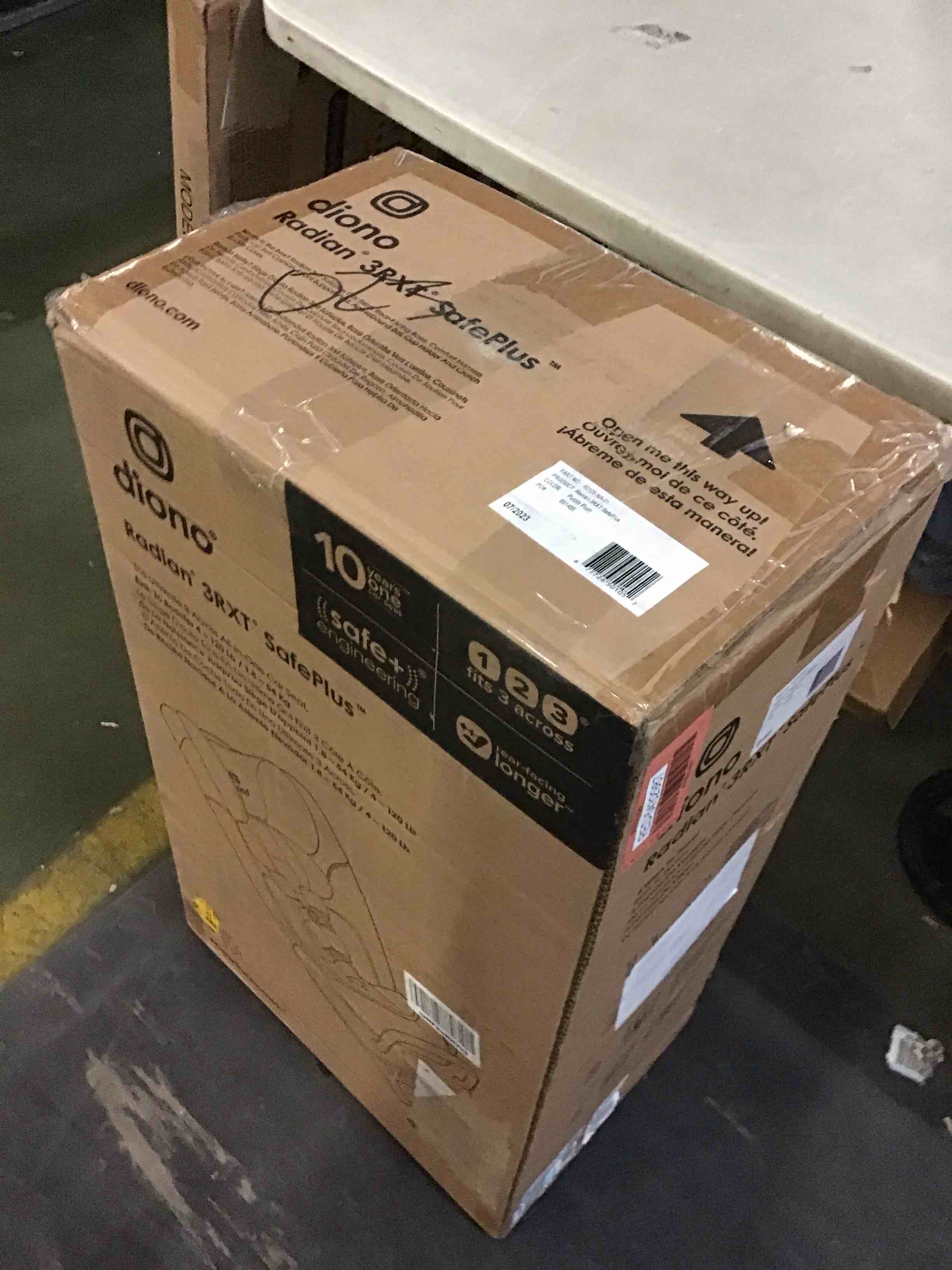 https://s3.amazonaws.com/lotting-images-prod/bidfta/RED5432987_1701436769842.jpeg