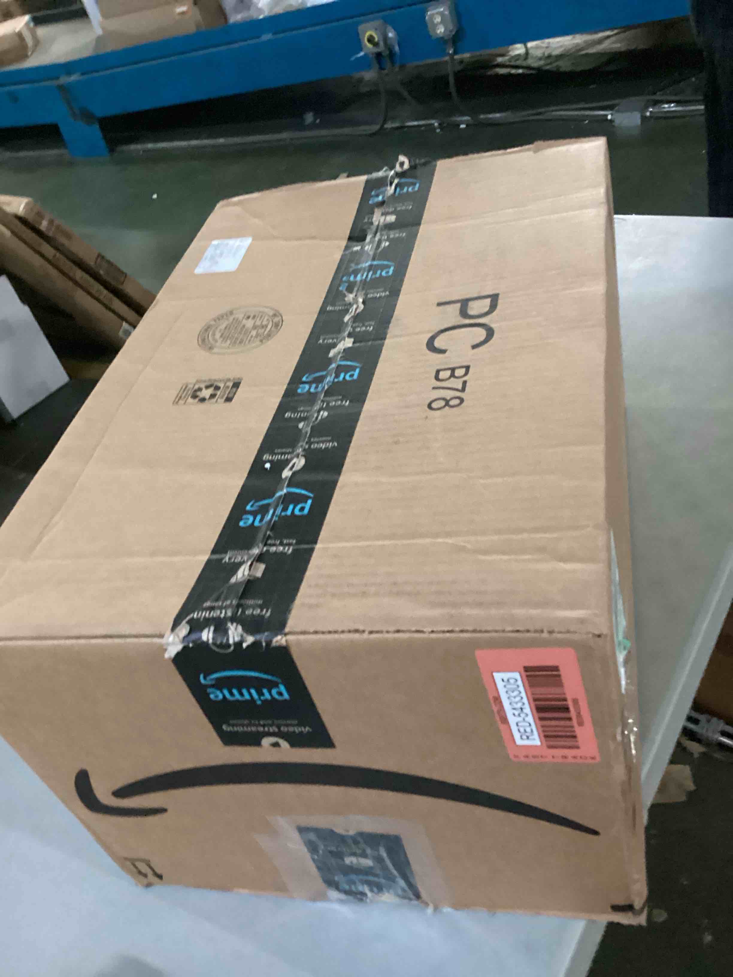 https://s3.amazonaws.com/lotting-images-prod/bidfta/RED5433305_1701785395710.jpeg