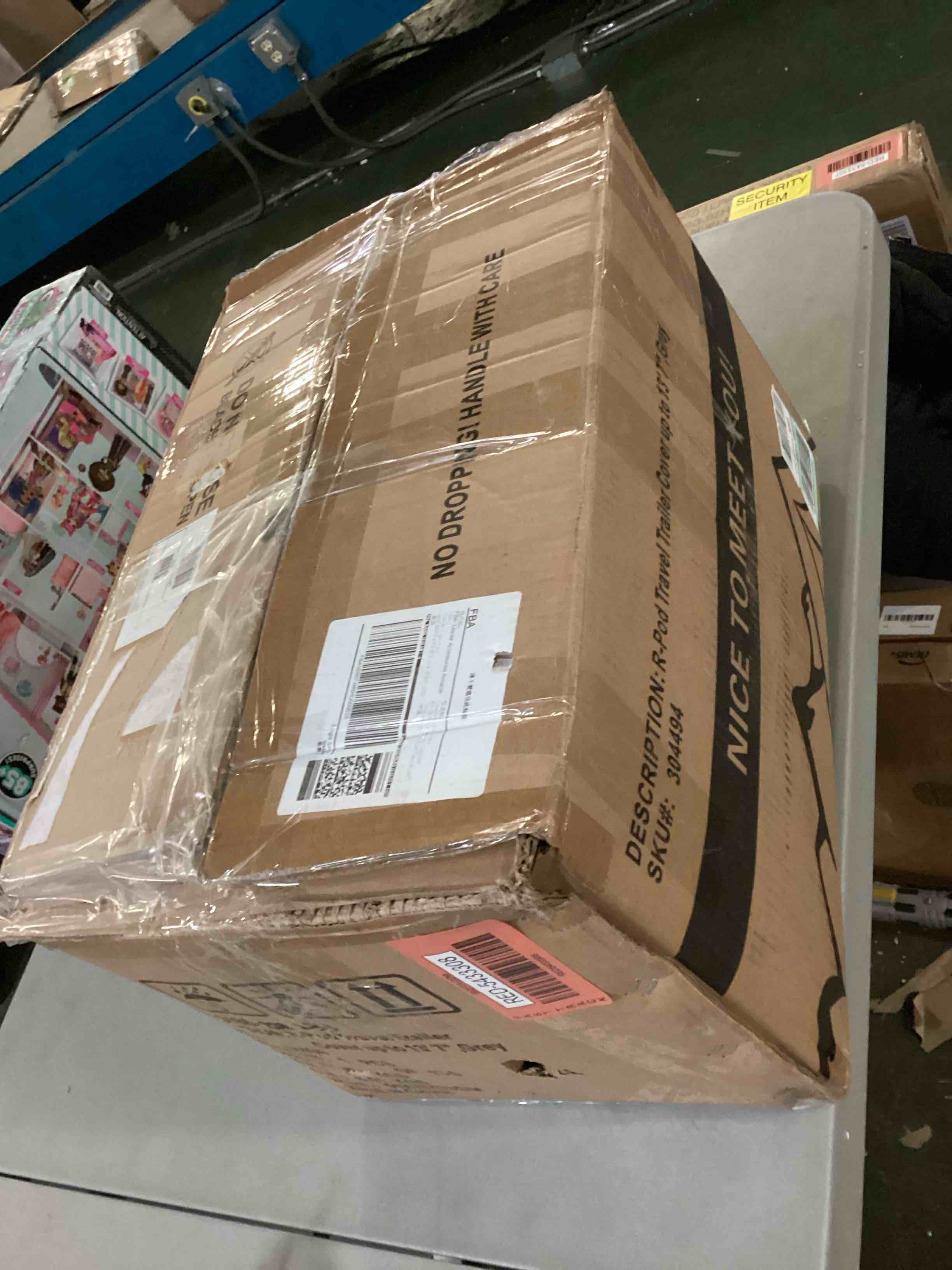 https://s3.amazonaws.com/lotting-images-prod/bidfta/RED5433308_1701785869241.jpeg