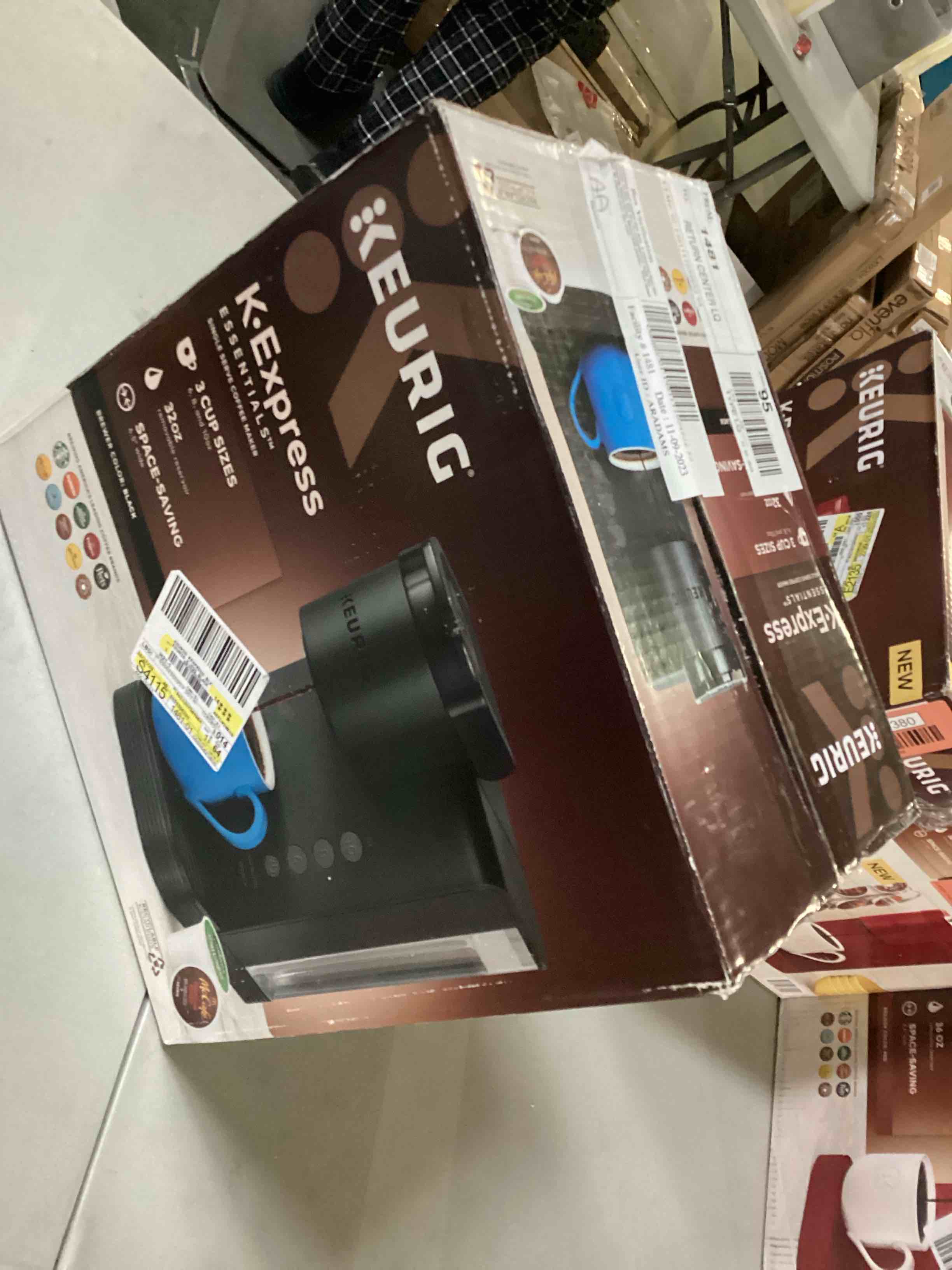 https://s3.amazonaws.com/lotting-images-prod/bidfta/RED5433382_1701800319481.jpeg