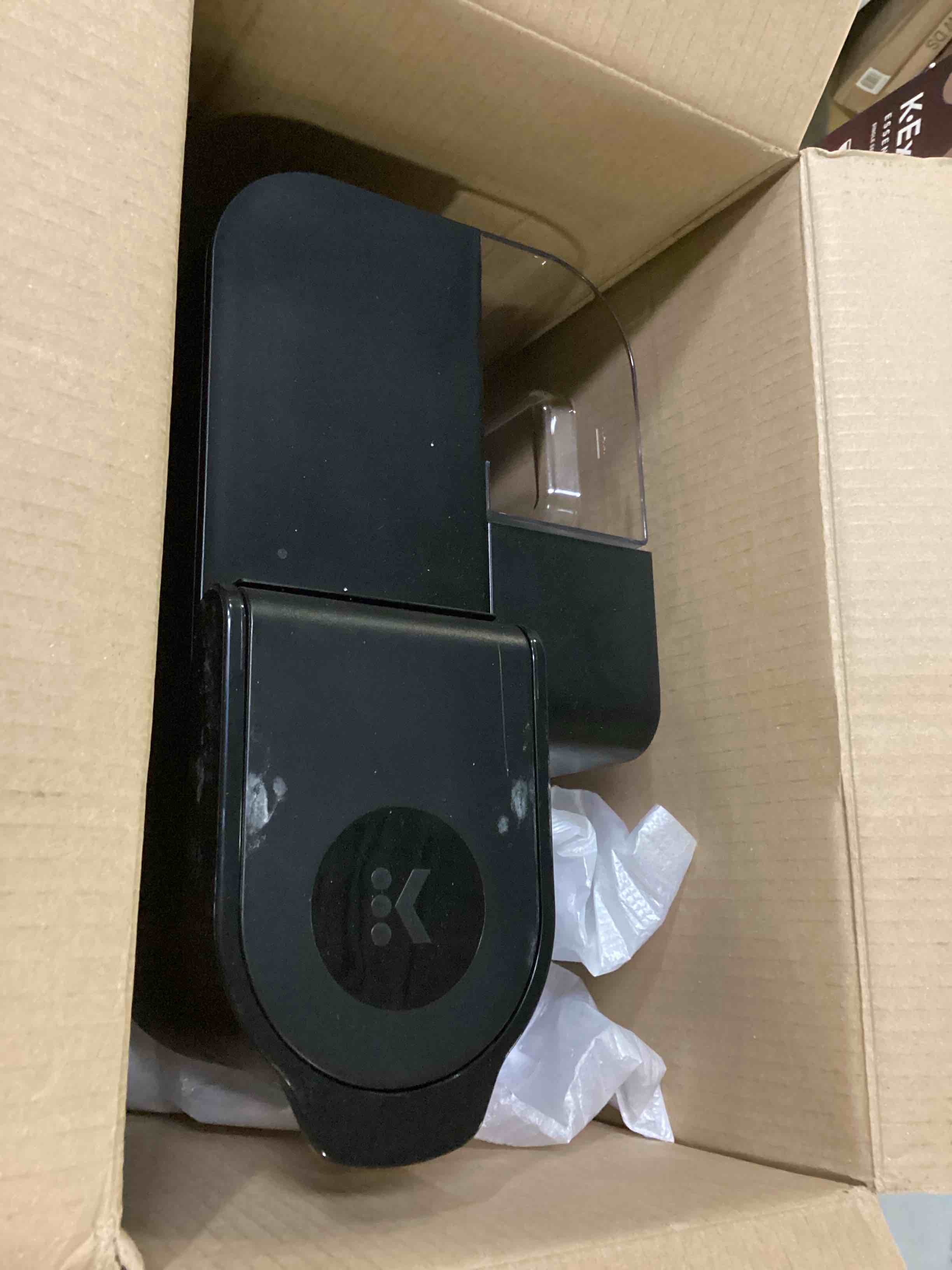 https://s3.amazonaws.com/lotting-images-prod/bidfta/RED5433382_1701800334687.jpeg