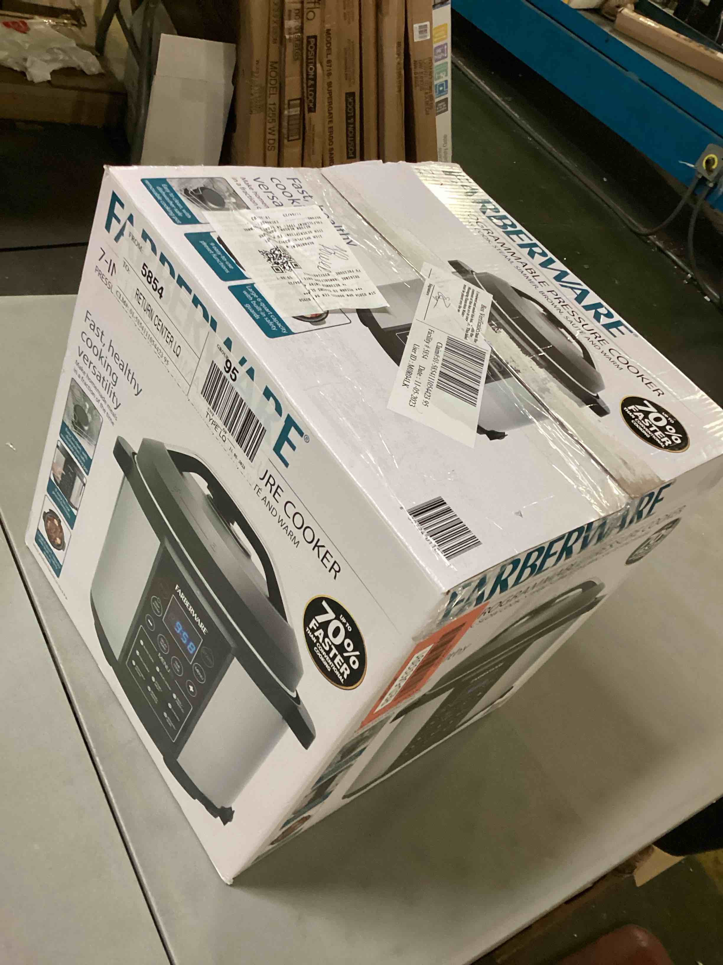 https://s3.amazonaws.com/lotting-images-prod/bidfta/RED5433392_1701801031693.jpeg