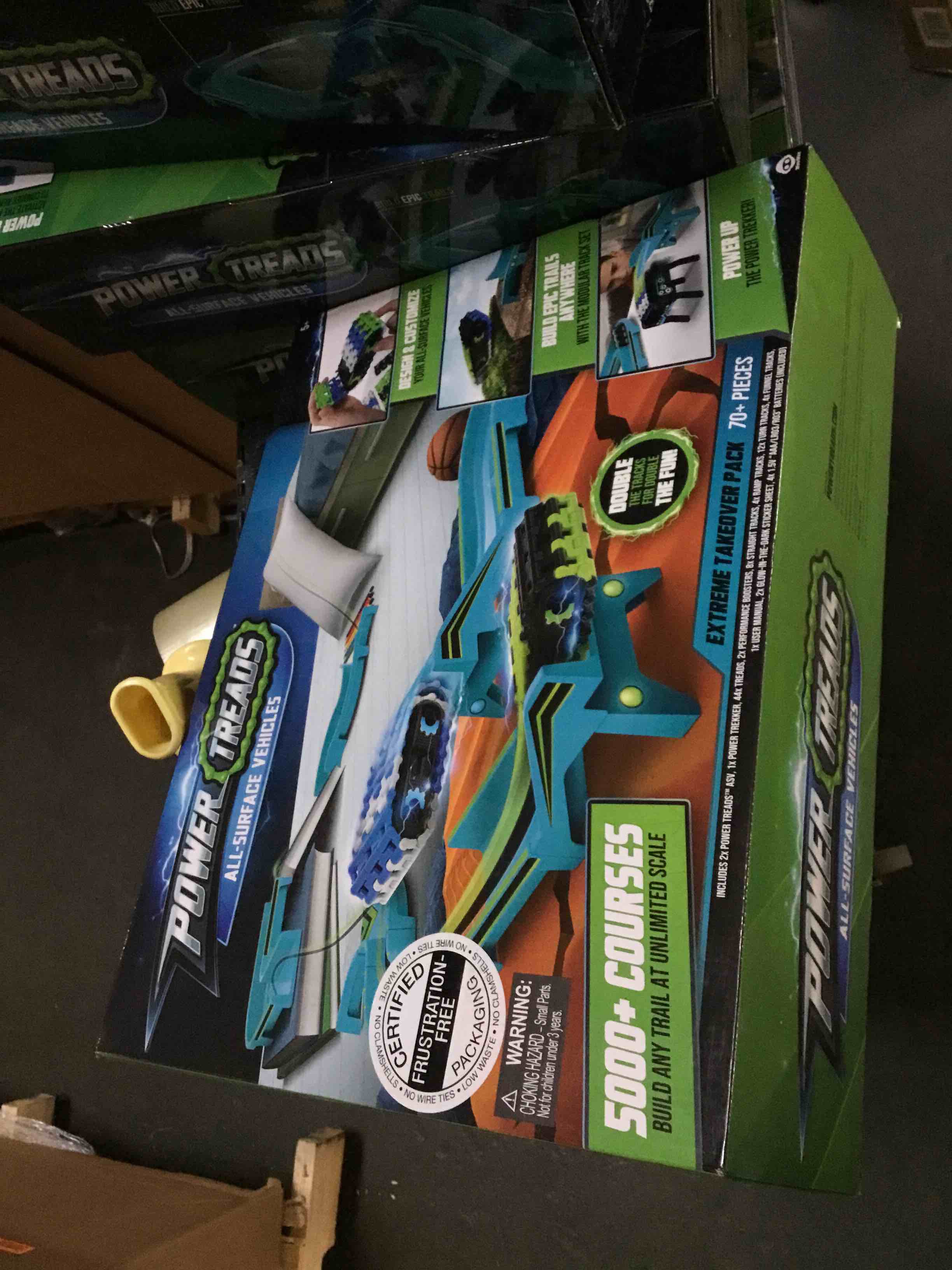 https://s3.amazonaws.com/lotting-images-prod/bidfta/RED5434114_1701116343430.jpeg