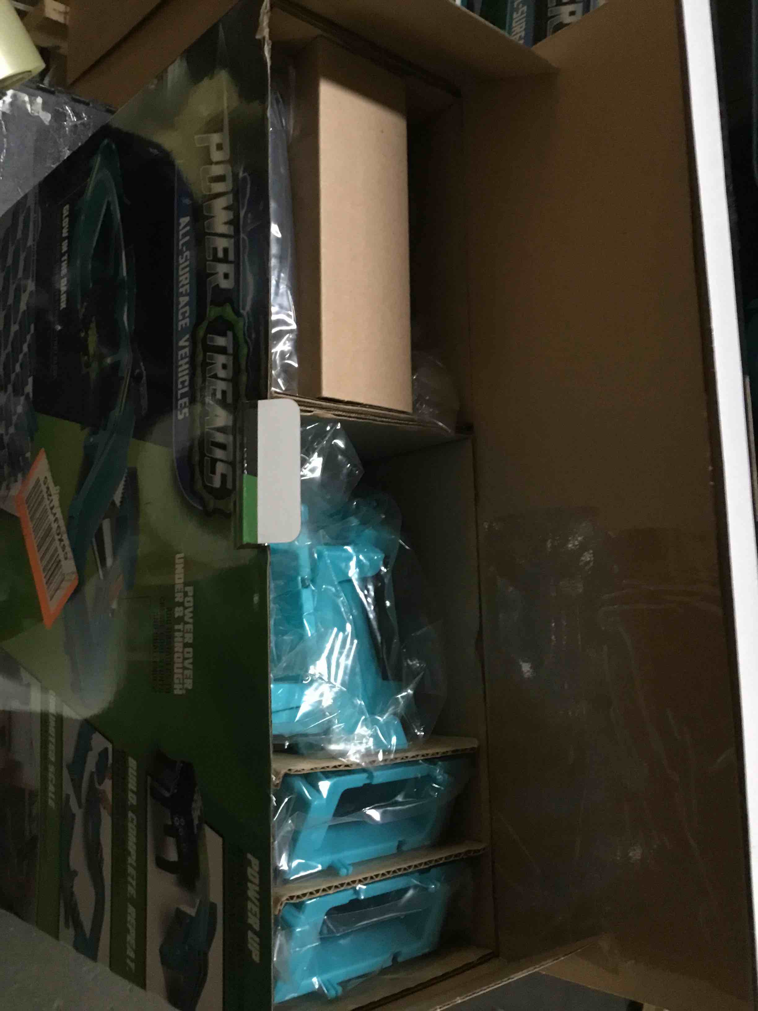https://s3.amazonaws.com/lotting-images-prod/bidfta/RED5434114_1701116376423.jpeg