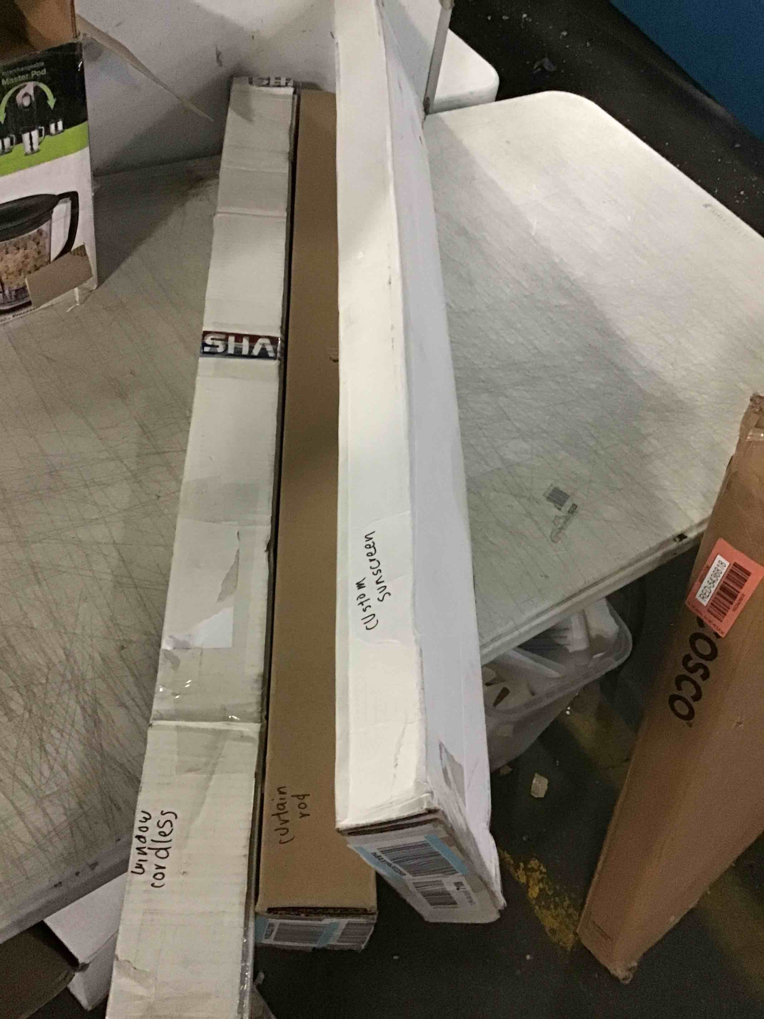 https://s3.amazonaws.com/lotting-images-prod/bidfta/RED5436819_1700594289520.jpeg