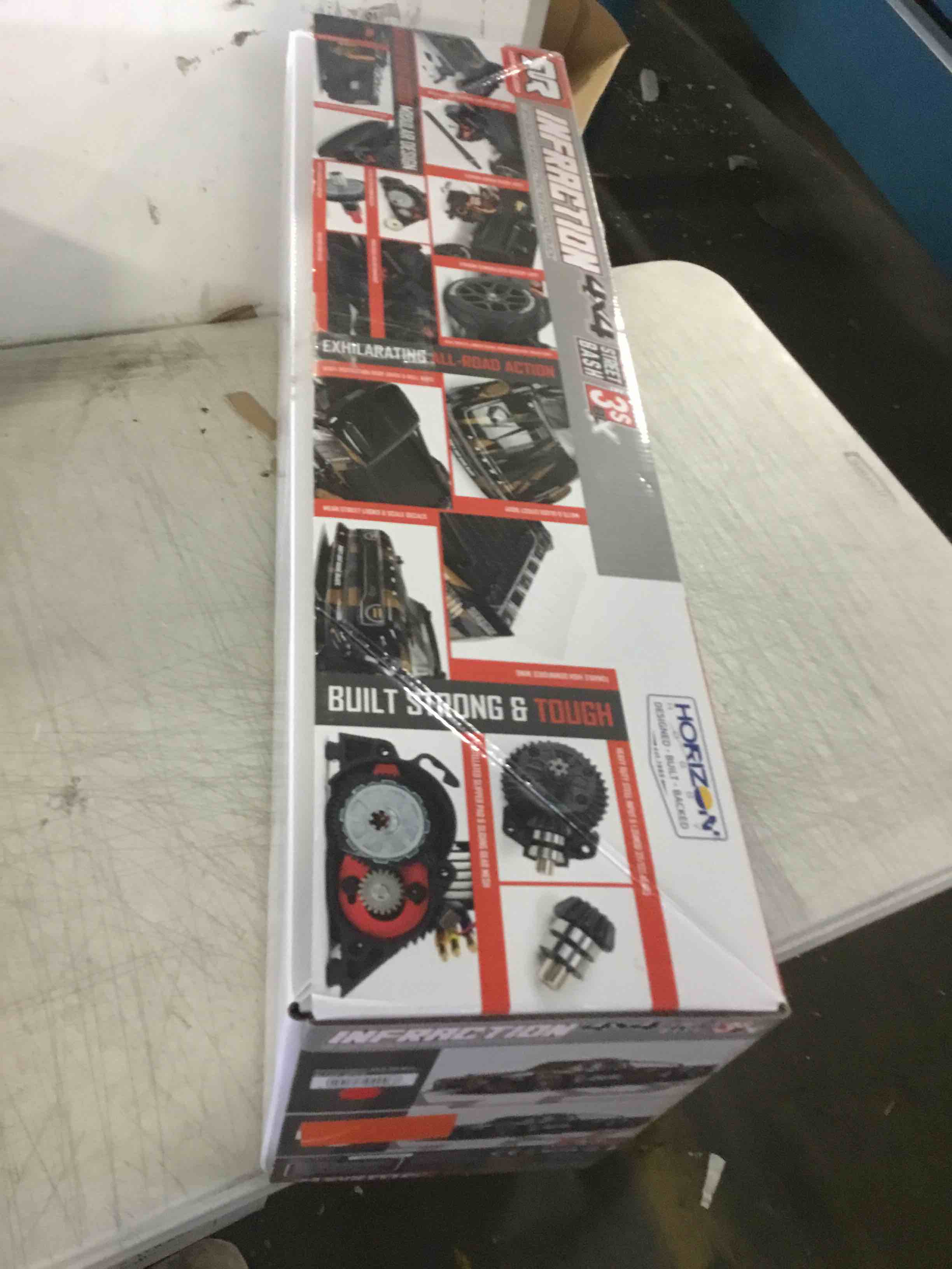 https://s3.amazonaws.com/lotting-images-prod/bidfta/RED5436944_1700686525285.jpeg