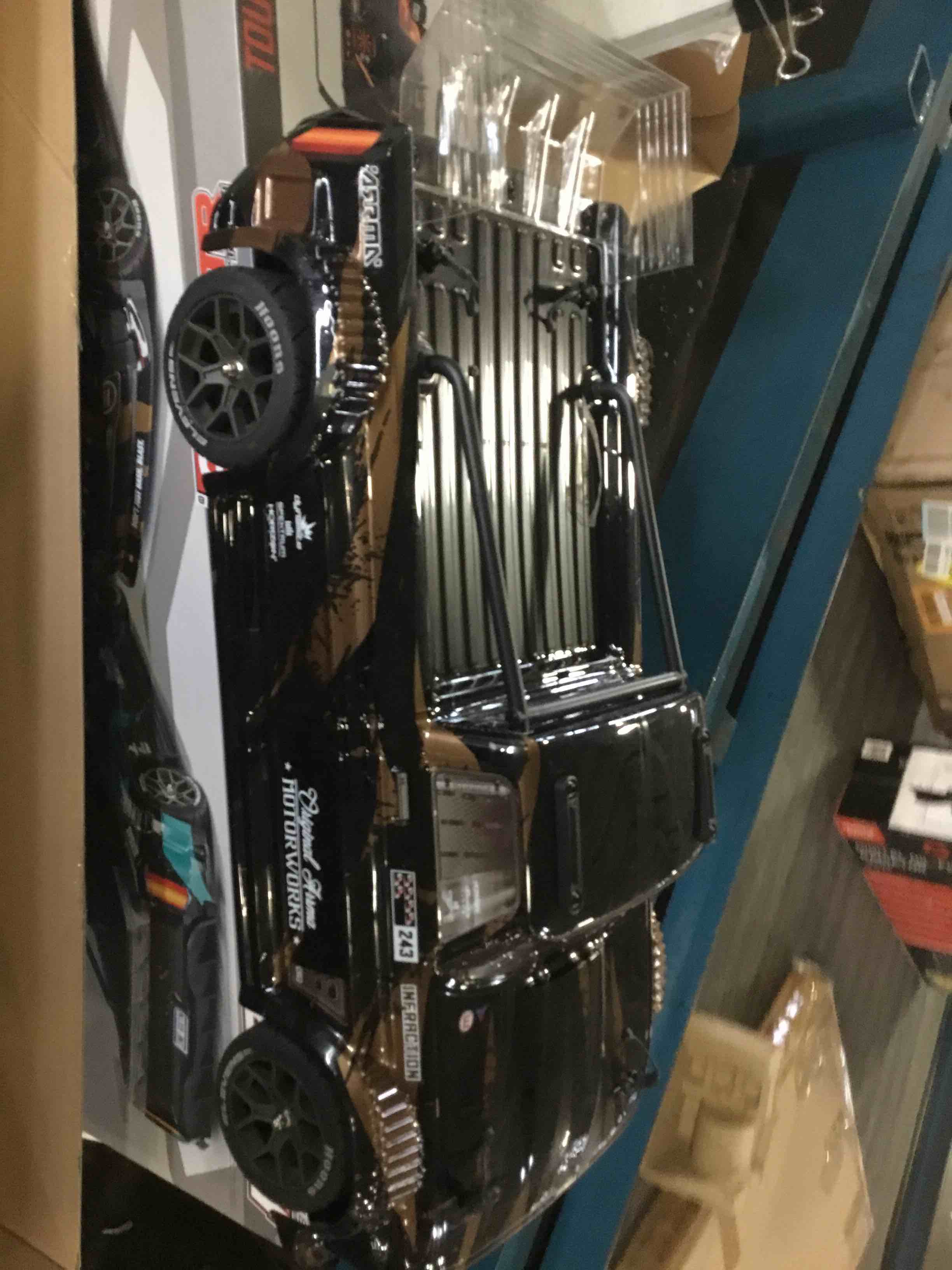 https://s3.amazonaws.com/lotting-images-prod/bidfta/RED5436944_1700686544229.jpeg