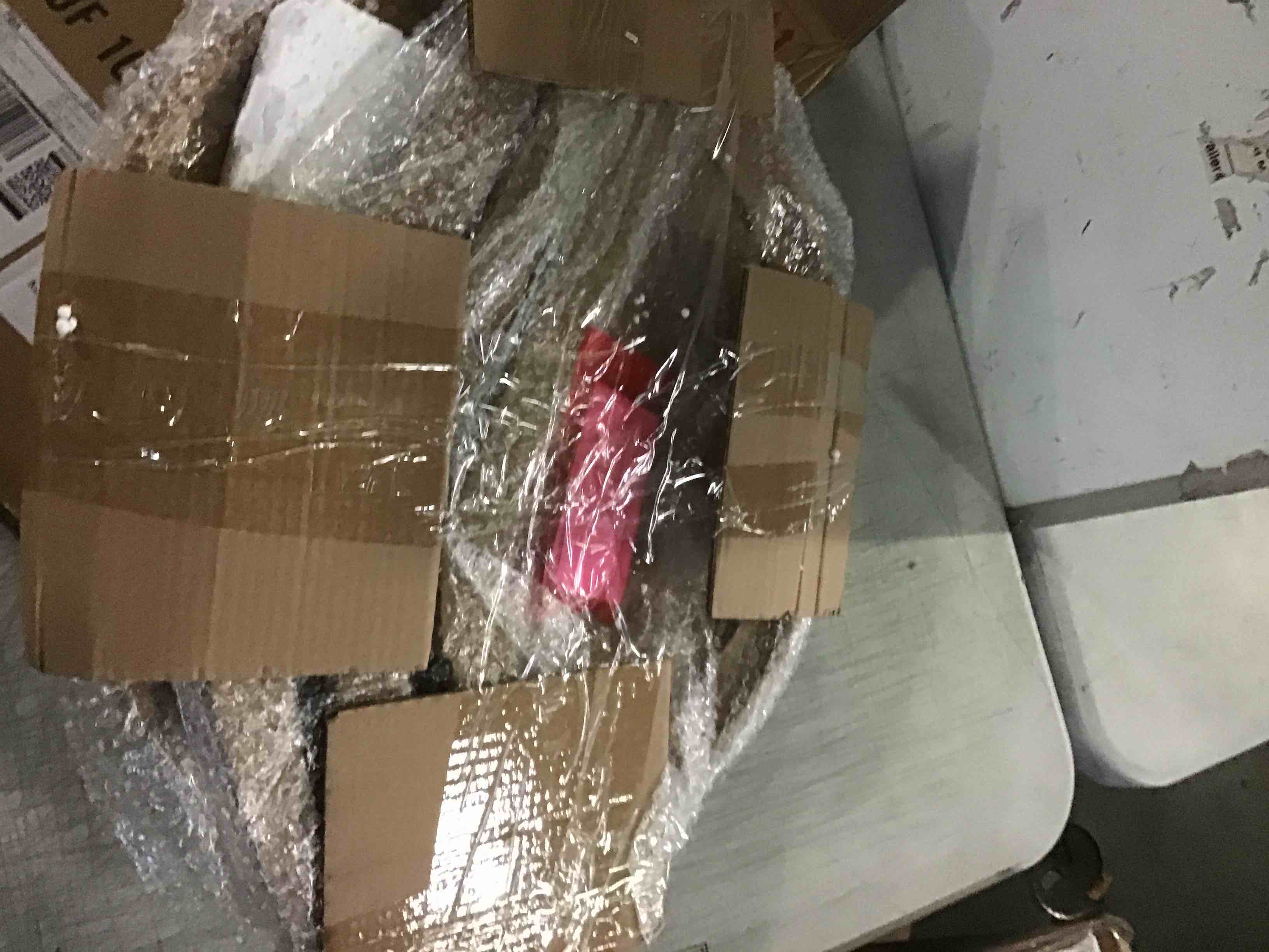 https://s3.amazonaws.com/lotting-images-prod/bidfta/RED5437172_1701177379891.jpeg