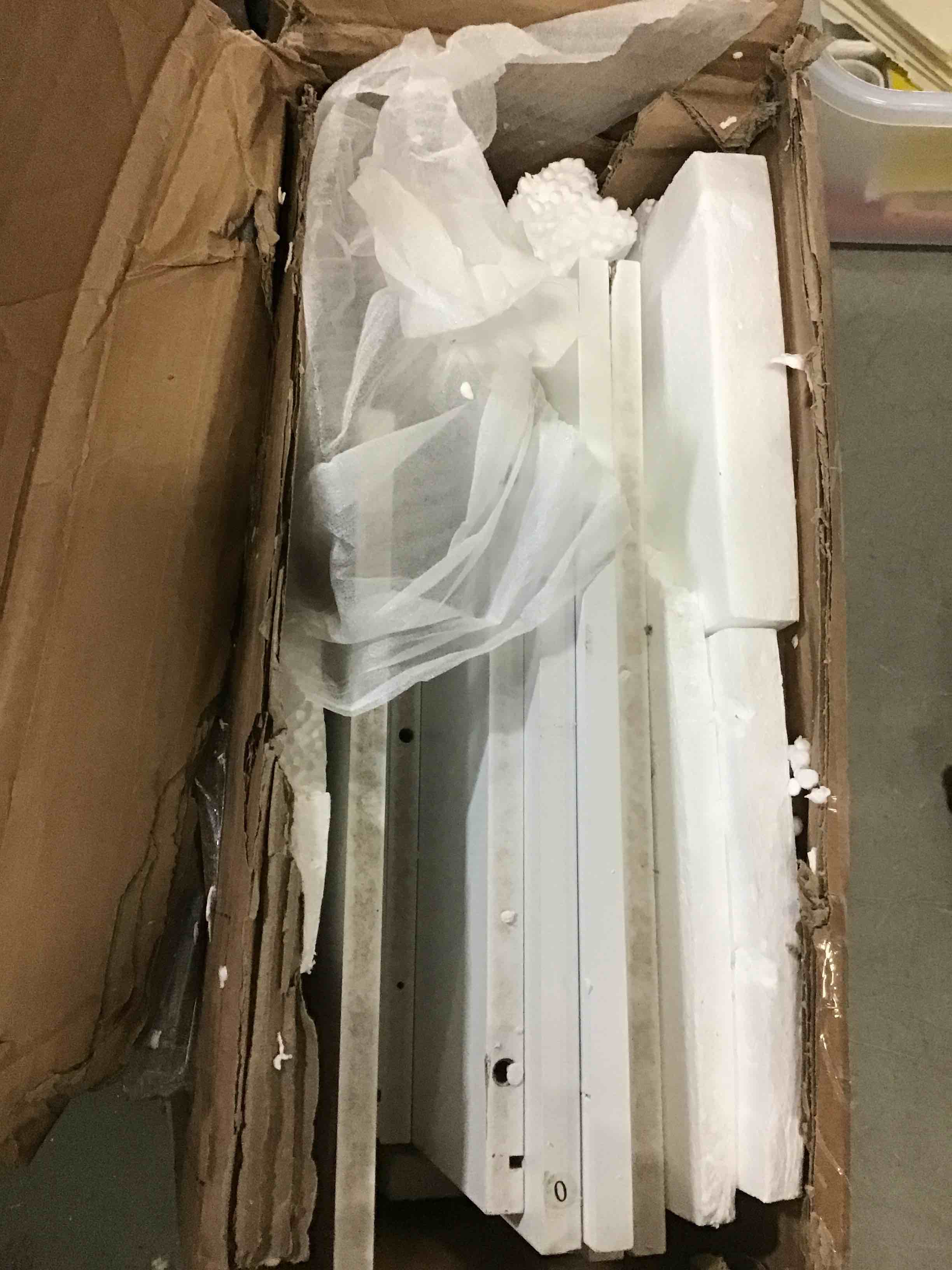 https://s3.amazonaws.com/lotting-images-prod/bidfta/RED5437410_1701354811649.jpeg