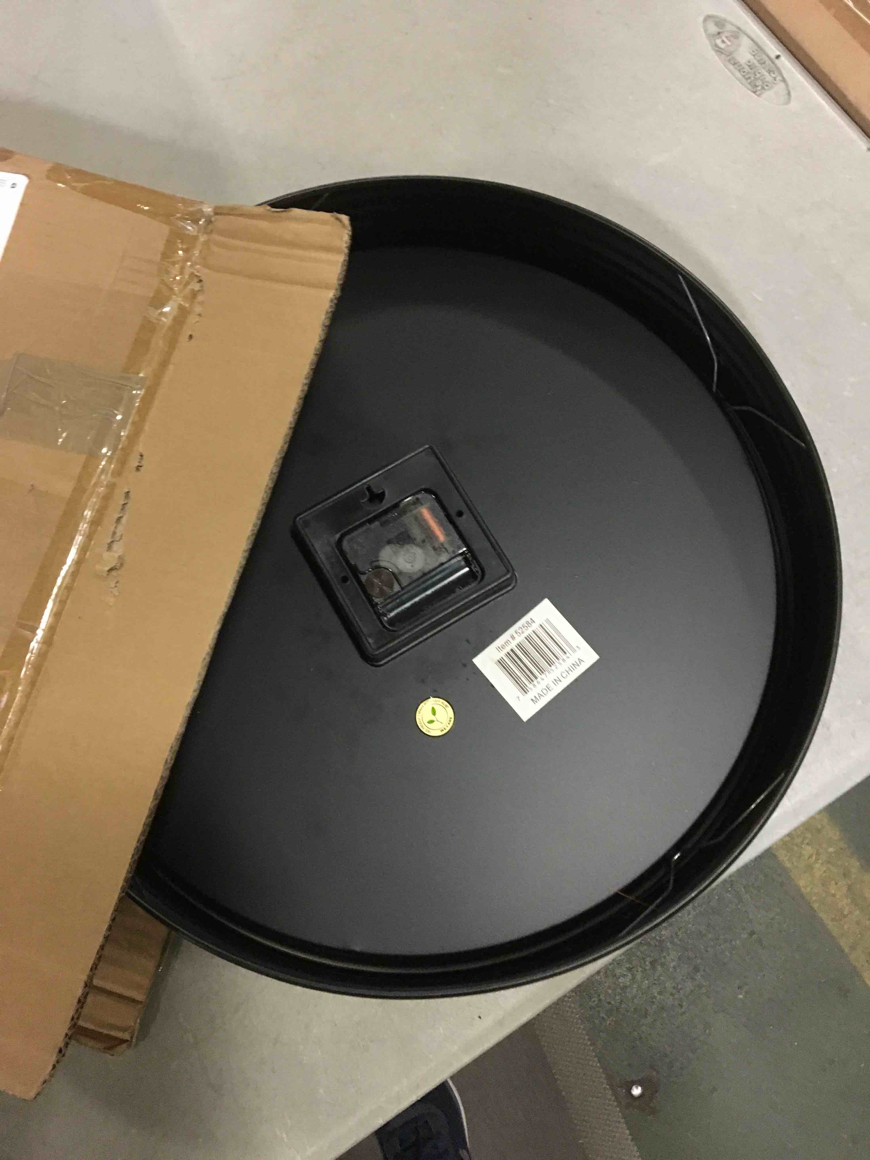 https://s3.amazonaws.com/lotting-images-prod/bidfta/RED5437612_1701441316607.jpeg