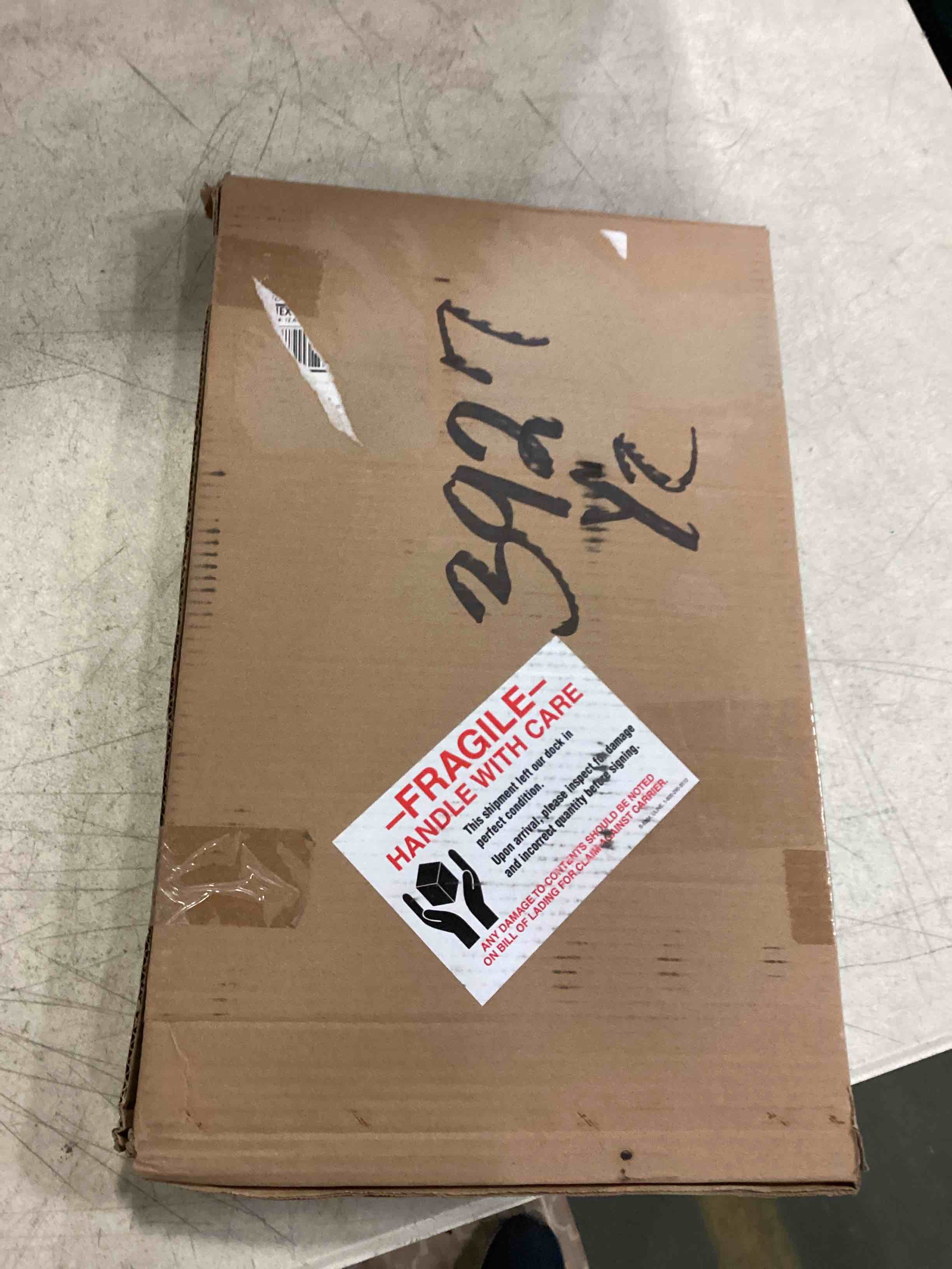 https://s3.amazonaws.com/lotting-images-prod/bidfta/RED5437886_1701716527758.jpeg
