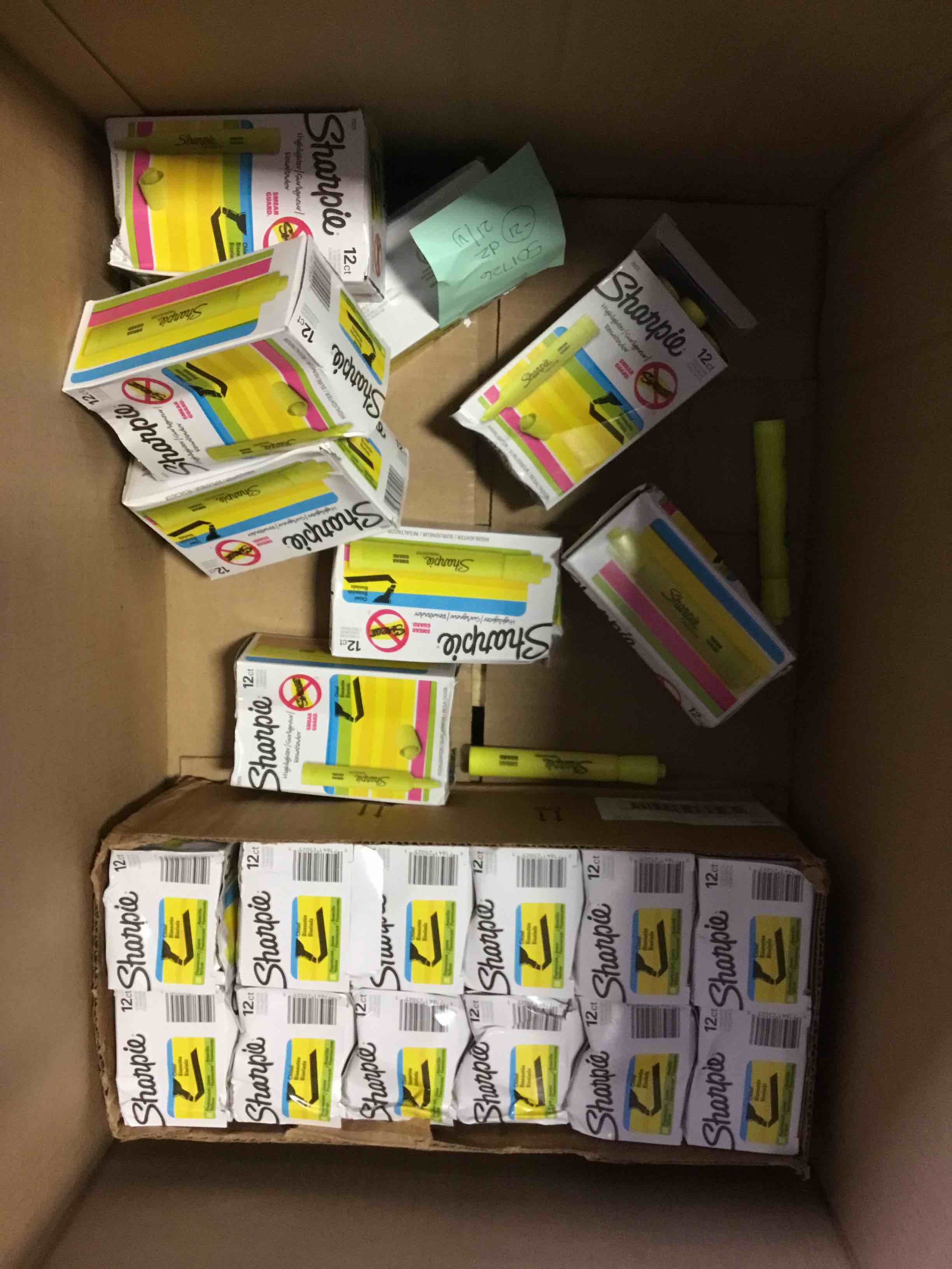 https://s3.amazonaws.com/lotting-images-prod/bidfta/RED5437950_1700163072561.jpeg